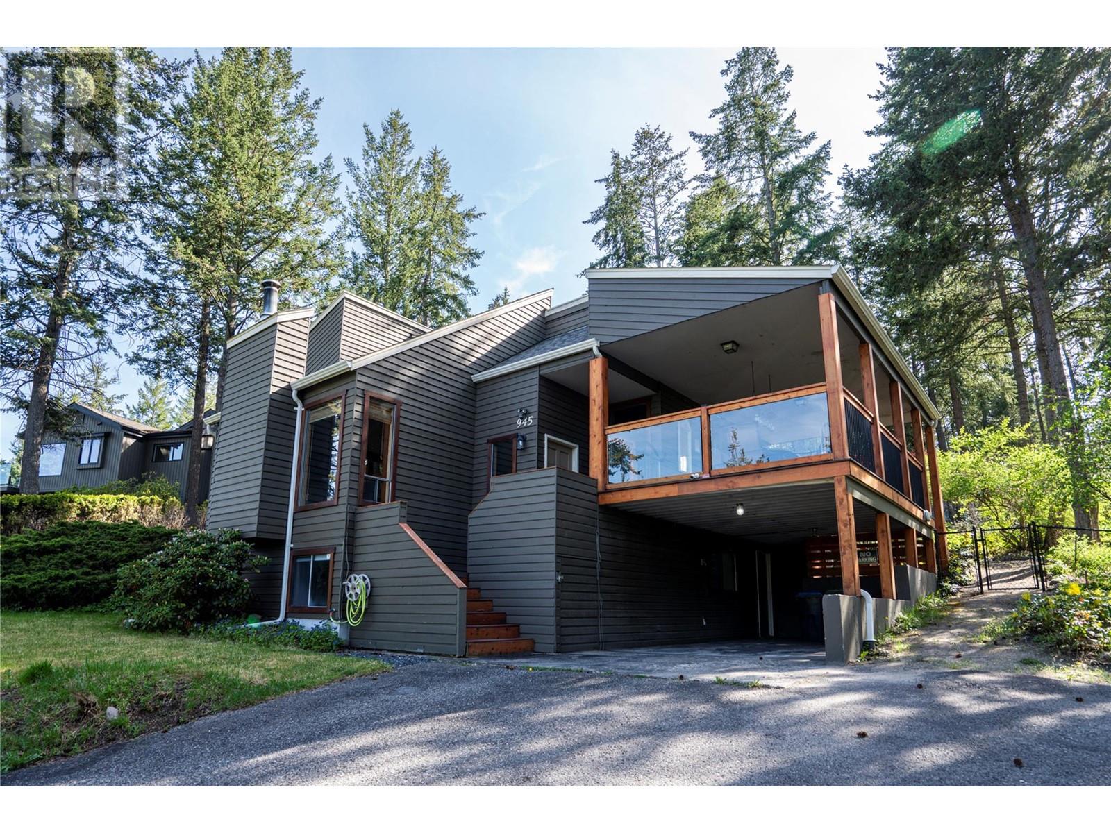 945 Lloyd Jones Drive, West Kelowna, British Columbia  V1Z 2X9 - Photo 2 - 10346958