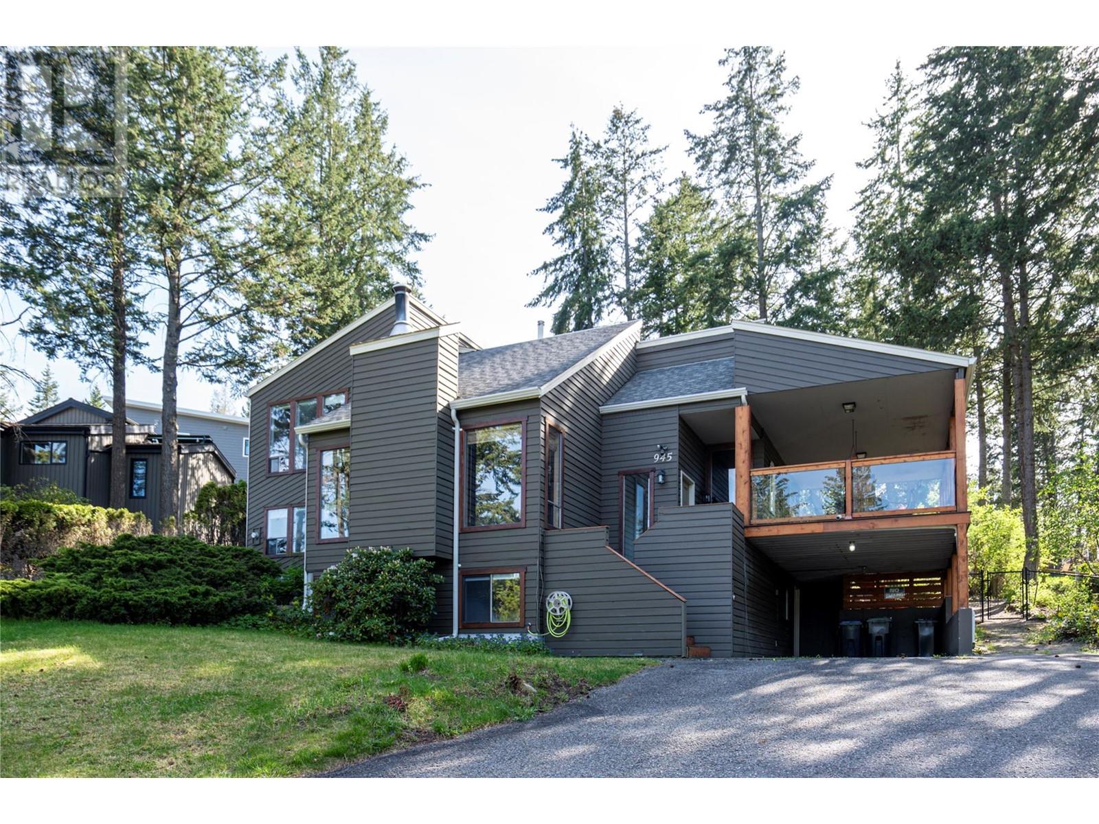 945 Lloyd Jones Drive, West Kelowna, British Columbia  V1Z 2X9 - Photo 3 - 10346958