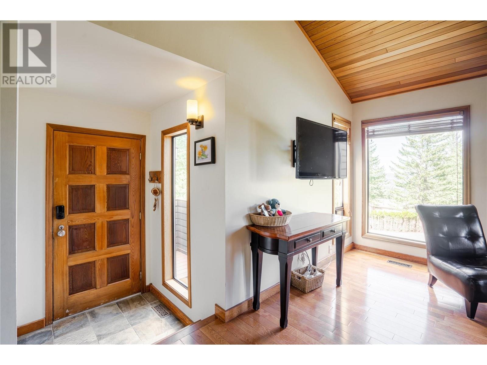 945 Lloyd Jones Drive, West Kelowna, British Columbia  V1Z 2X9 - Photo 7 - 10346958
