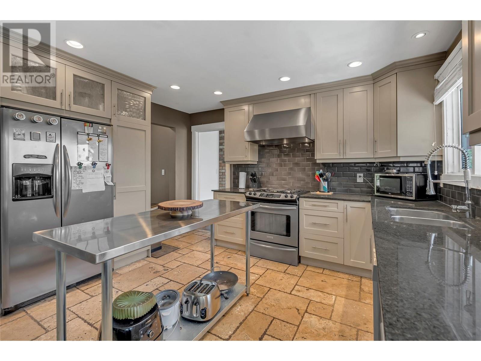 1623 Blackwood Drive, West Kelowna, British Columbia  V1Z 3B7 - Photo 9 - 10346937