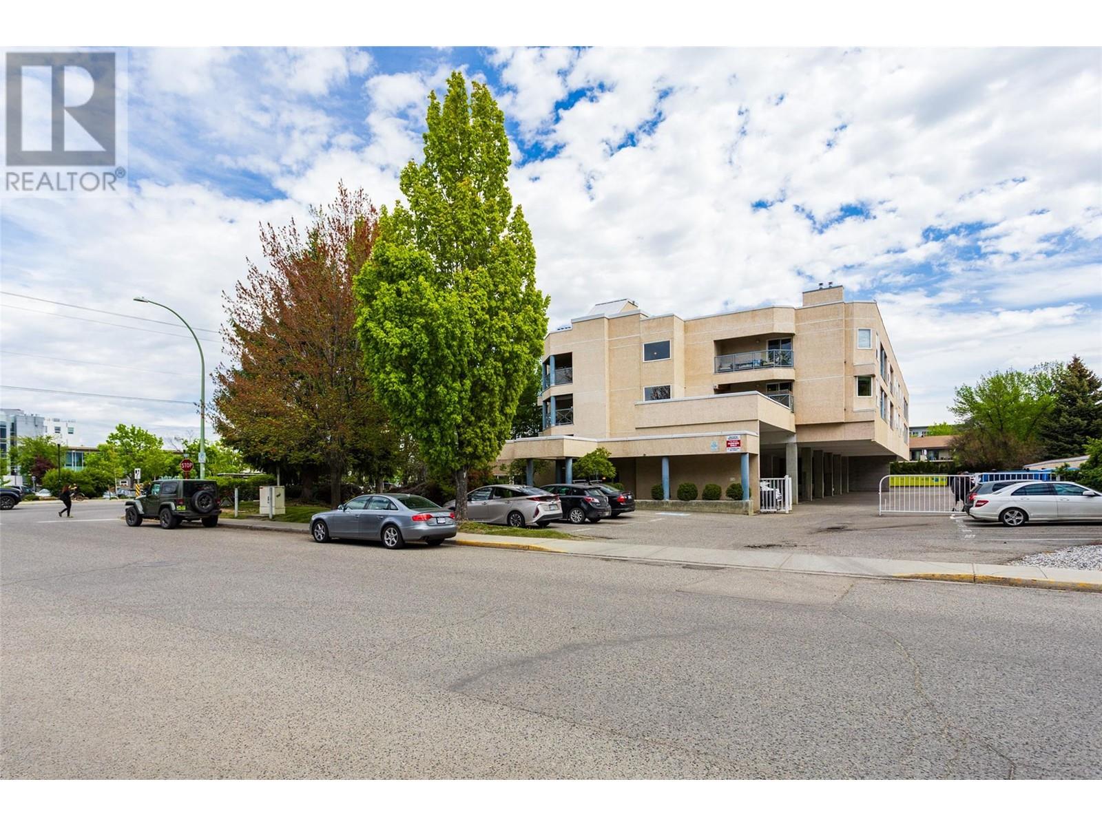 3115 De Montreuil Court Unit# 305, Kelowna, British Columbia  V1W 3W1 - Photo 1 - 10346884