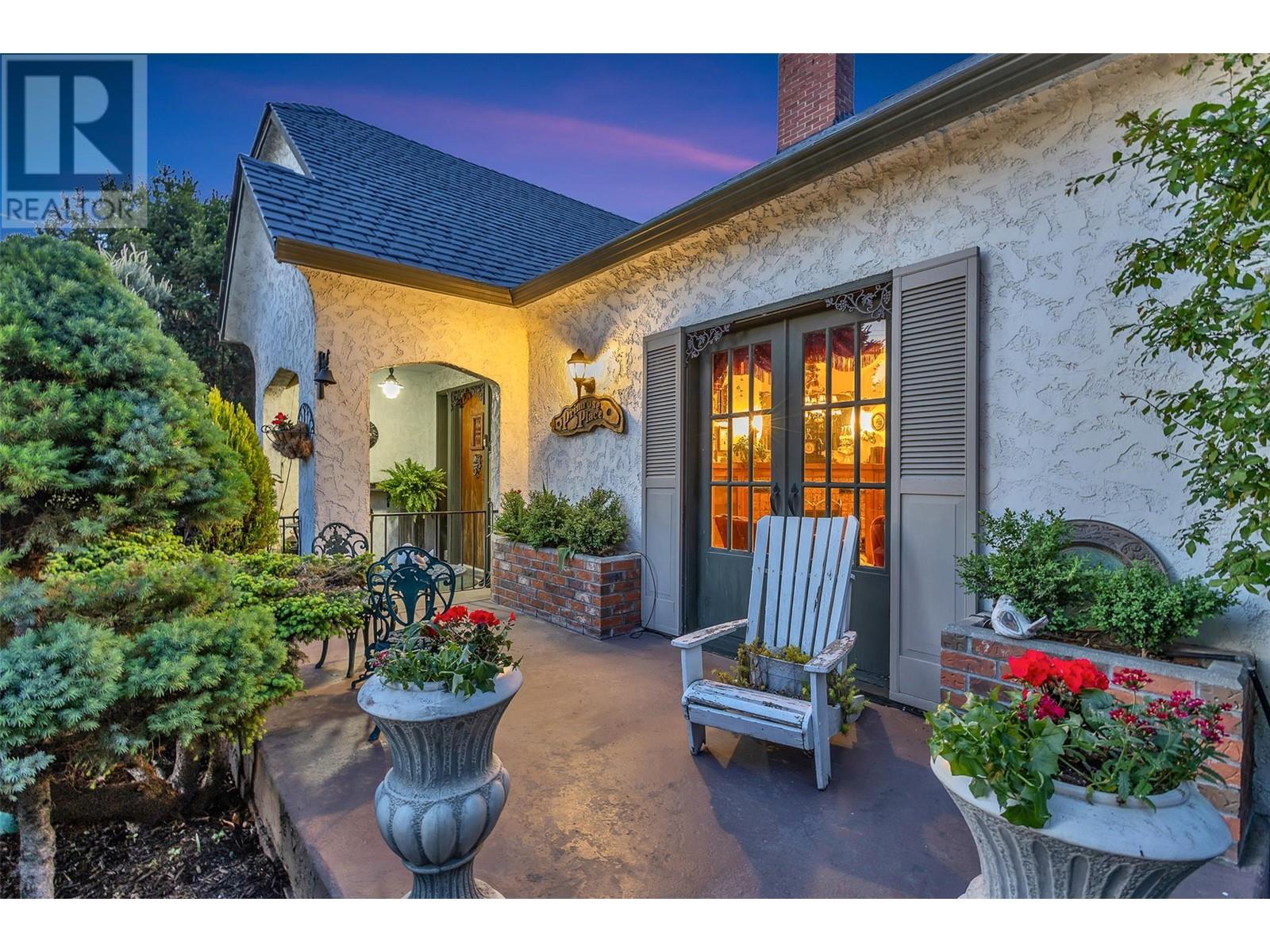 1064 Fairview Road, Penticton, British Columbia  V2A 5Z2 - Photo 4 - 10346650