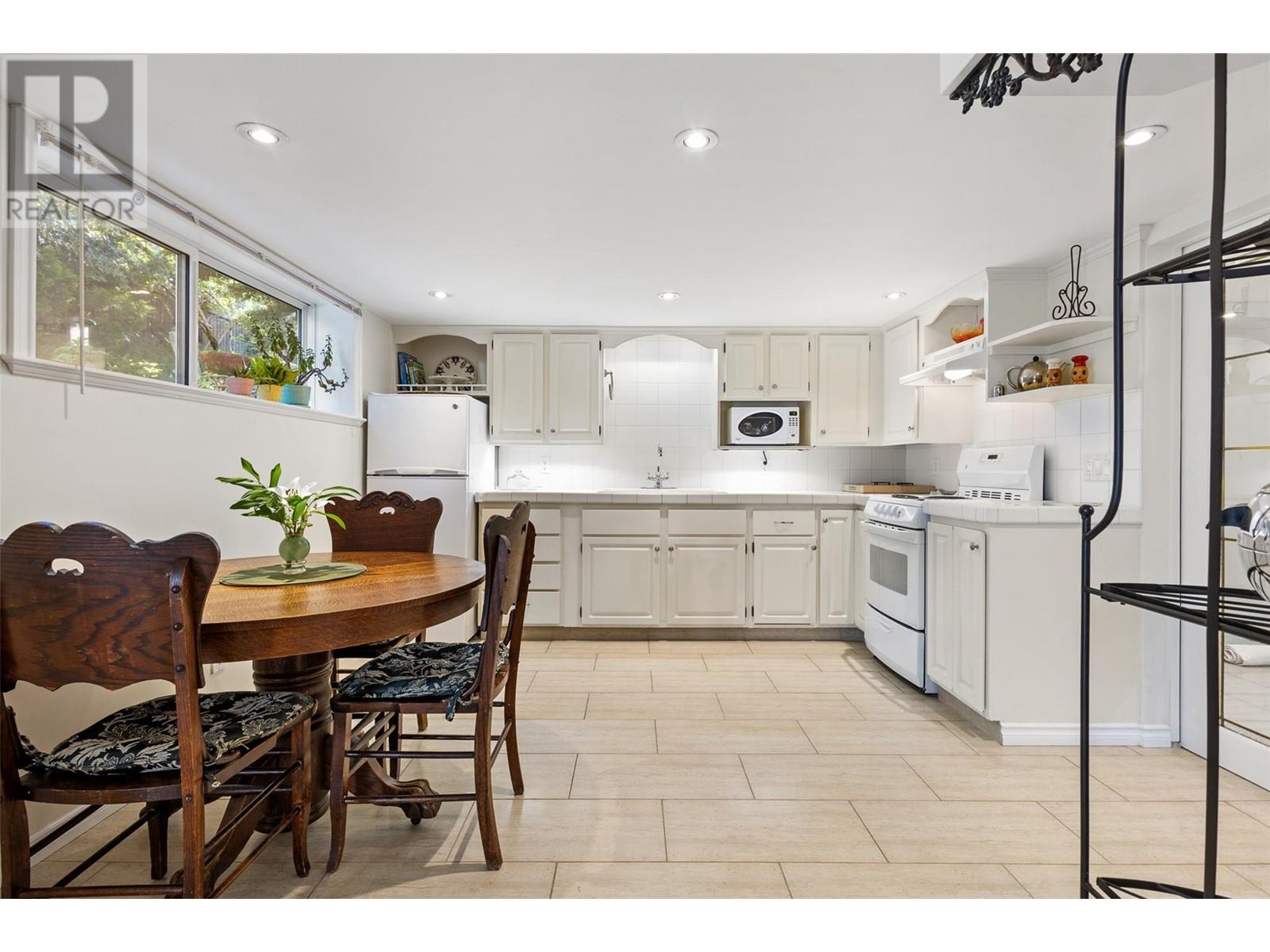 1064 Fairview Road, Penticton, British Columbia  V2A 5Z2 - Photo 55 - 10346650