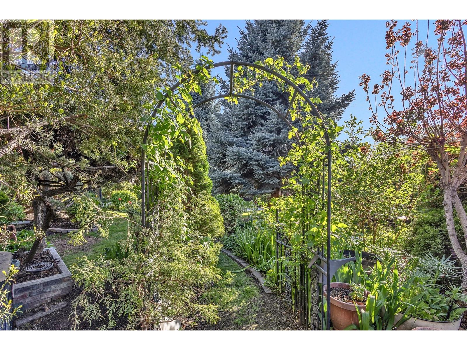 1064 Fairview Road, Penticton, British Columbia  V2A 5Z2 - Photo 65 - 10346650