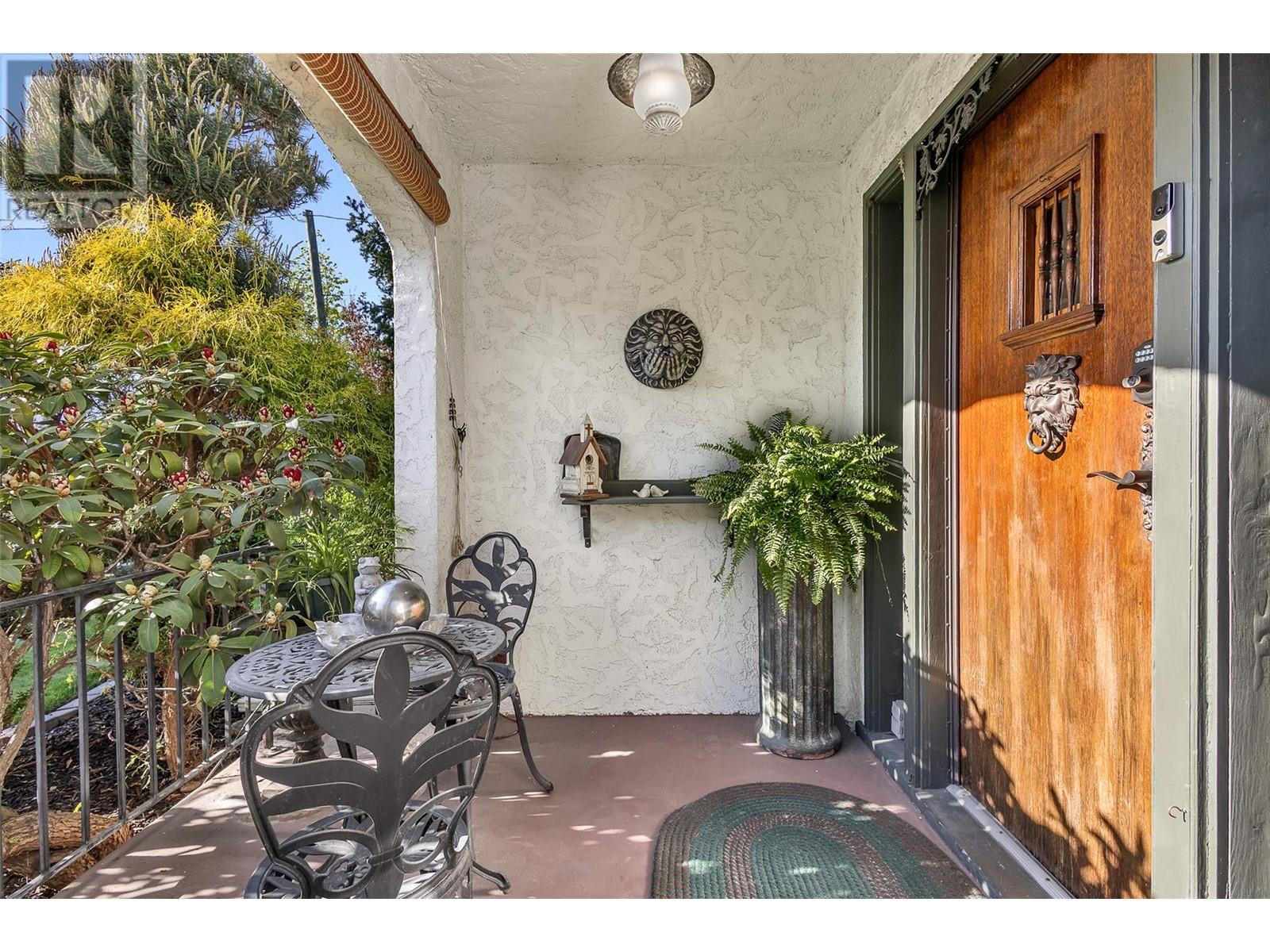 1064 Fairview Road, Penticton, British Columbia  V2A 5Z2 - Photo 7 - 10346650