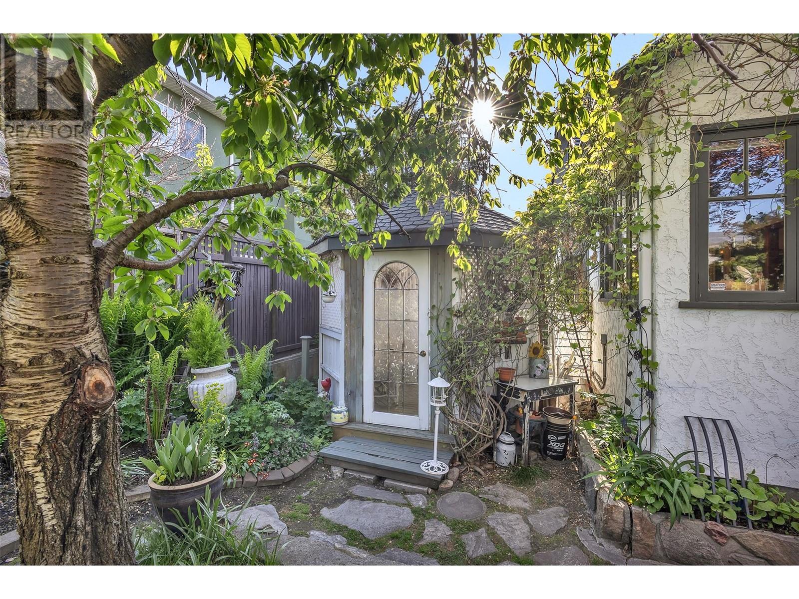 1064 Fairview Road, Penticton, British Columbia  V2A 5Z2 - Photo 86 - 10346650