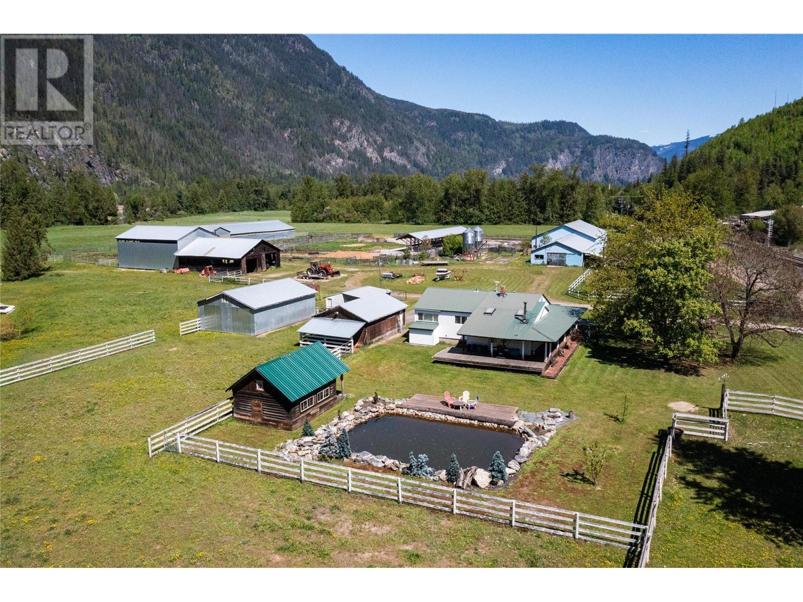 2169 Solsqua Road, Sicamous, British Columbia  V0E 2V0 - Photo 1 - 10346983
