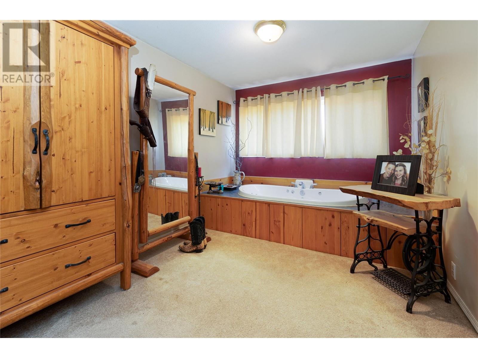 2169 Solsqua Road, Sicamous, British Columbia  V0E 2V0 - Photo 13 - 10346983