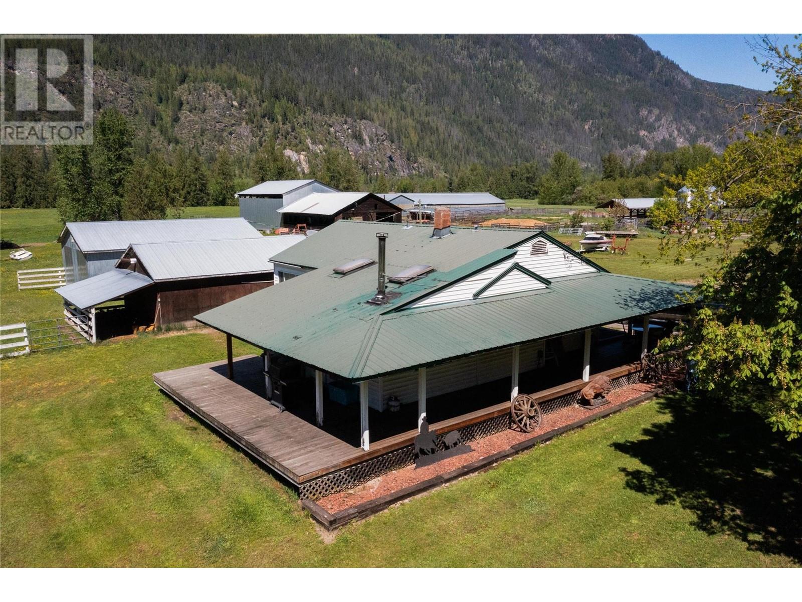 2169 Solsqua Road, Sicamous, British Columbia  V0E 2V0 - Photo 16 - 10346983