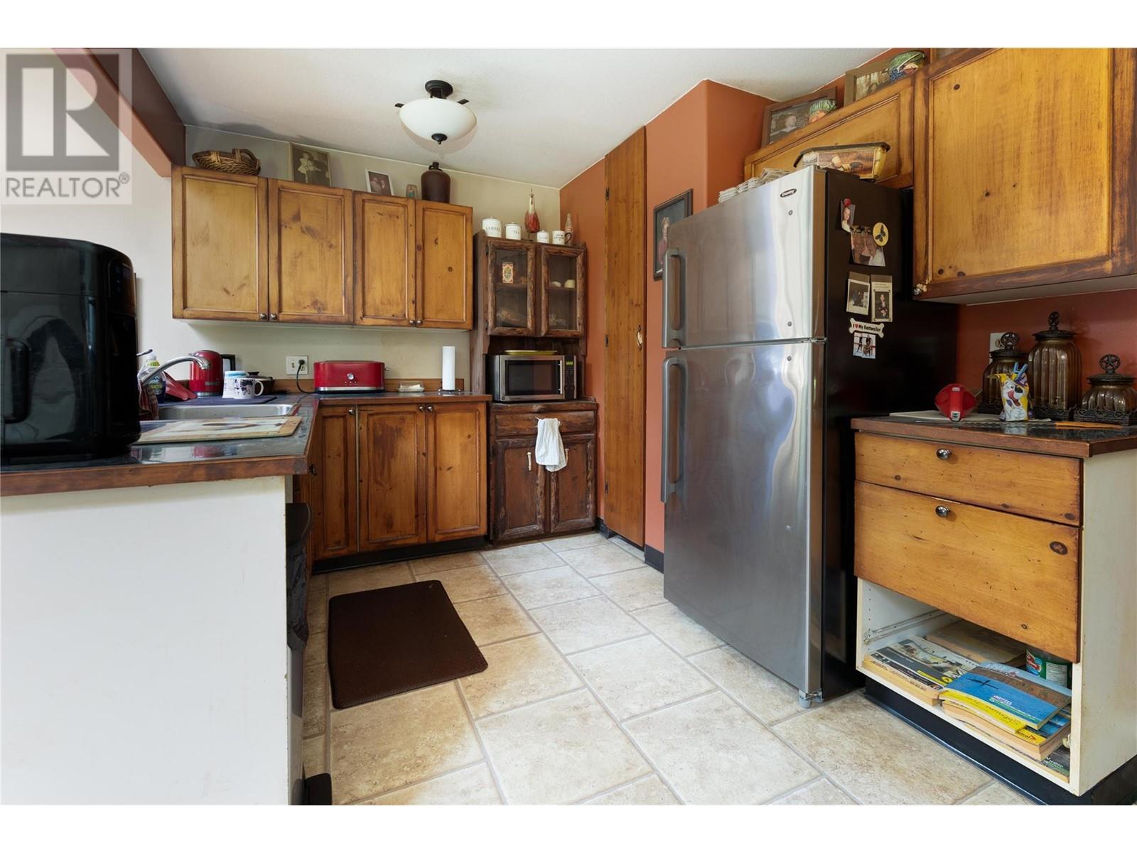 2169 Solsqua Road, Sicamous, British Columbia  V0E 2V0 - Photo 3 - 10346983