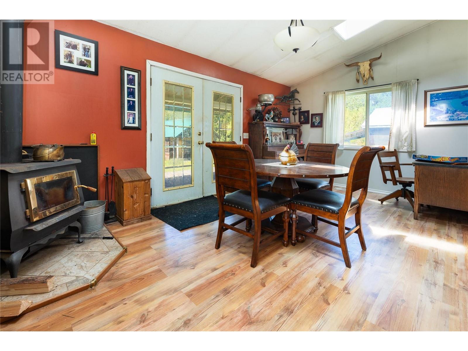 2169 Solsqua Road, Sicamous, British Columbia  V0E 2V0 - Photo 6 - 10346983