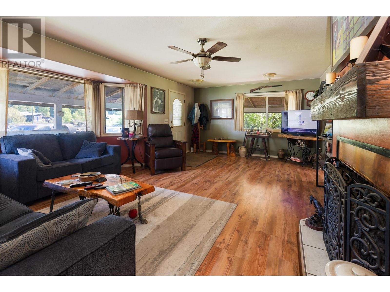 2169 Solsqua Road, Sicamous, British Columbia  V0E 2V0 - Photo 7 - 10346983