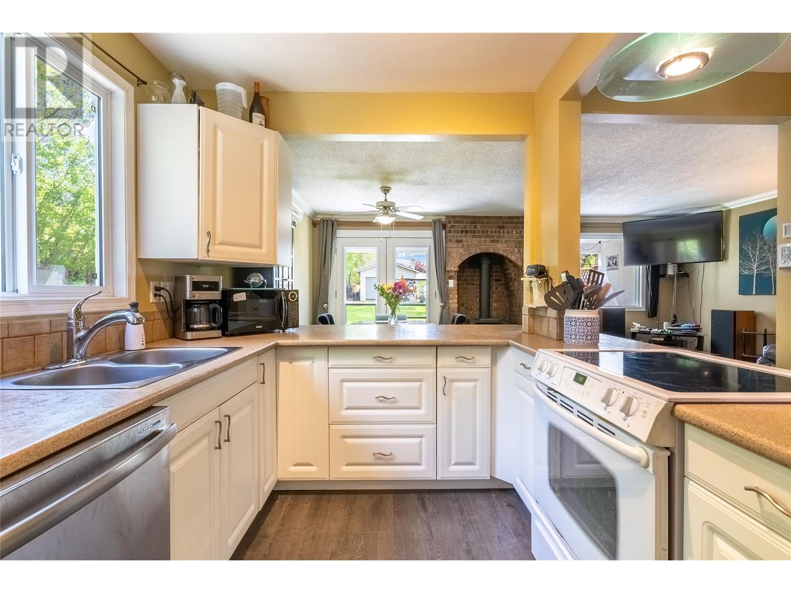 1645 Tranquille Road, Kamloops, British Columbia  V2B 3L3 - Photo 2 - 10346936