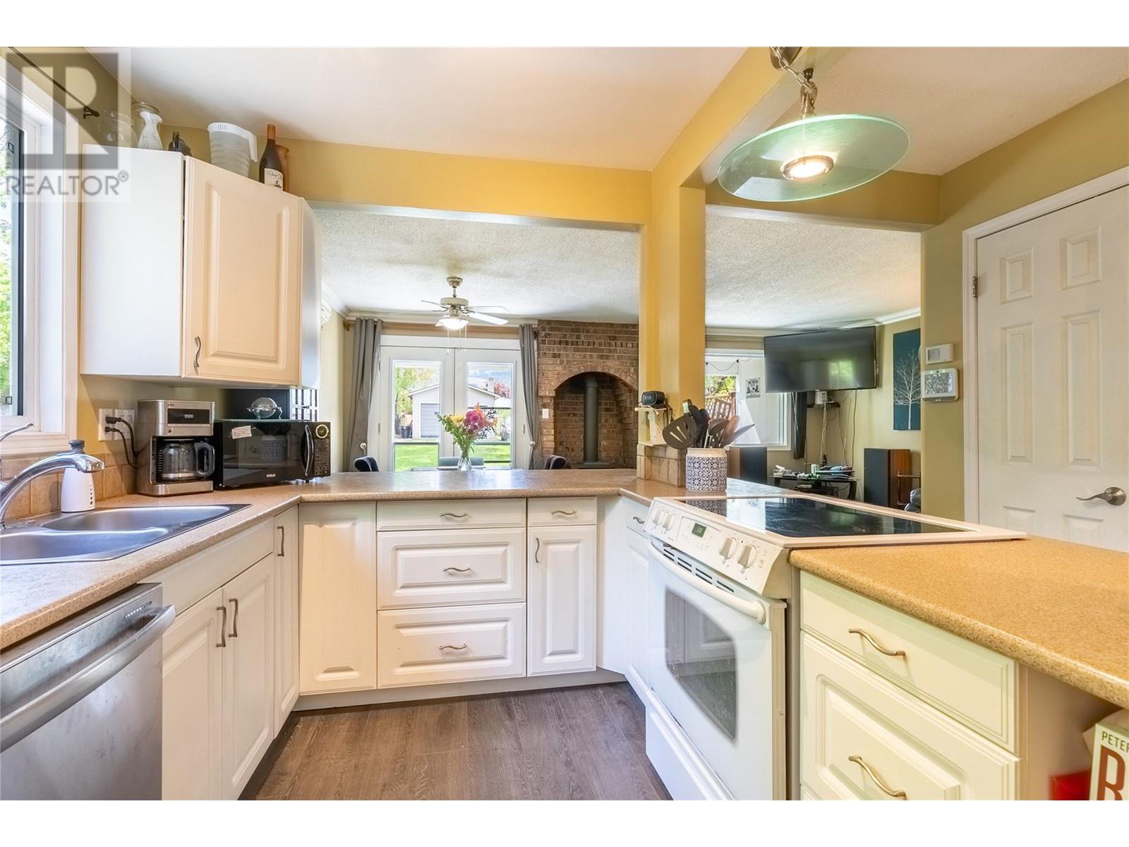 1645 Tranquille Road, Kamloops, British Columbia  V2B 3L3 - Photo 3 - 10346936