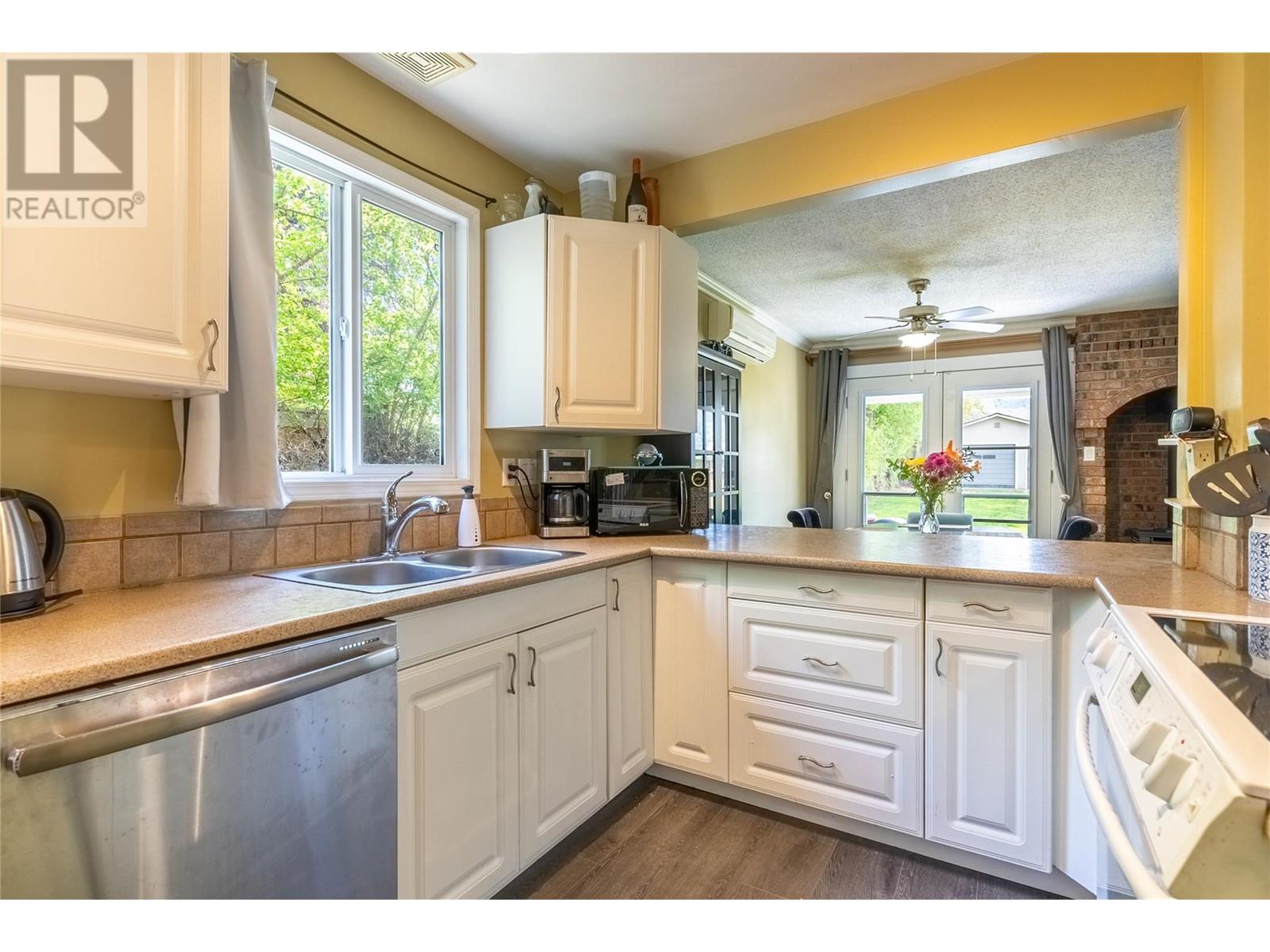 1645 Tranquille Road, Kamloops, British Columbia  V2B 3L3 - Photo 4 - 10346936