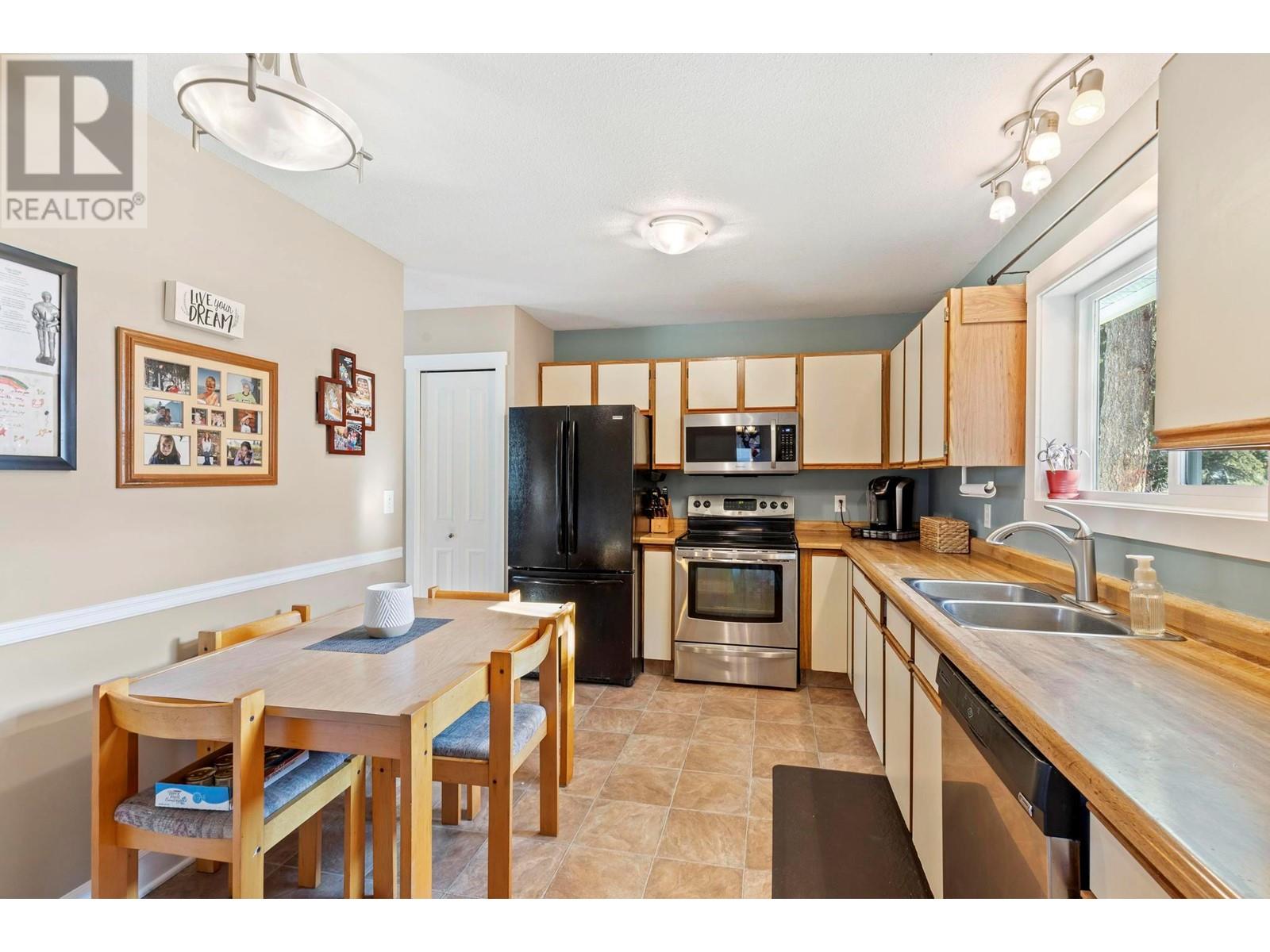 4764 Gordon Drive, Kelowna, British Columbia  V1W 4P3 - Photo 2 - 10346618