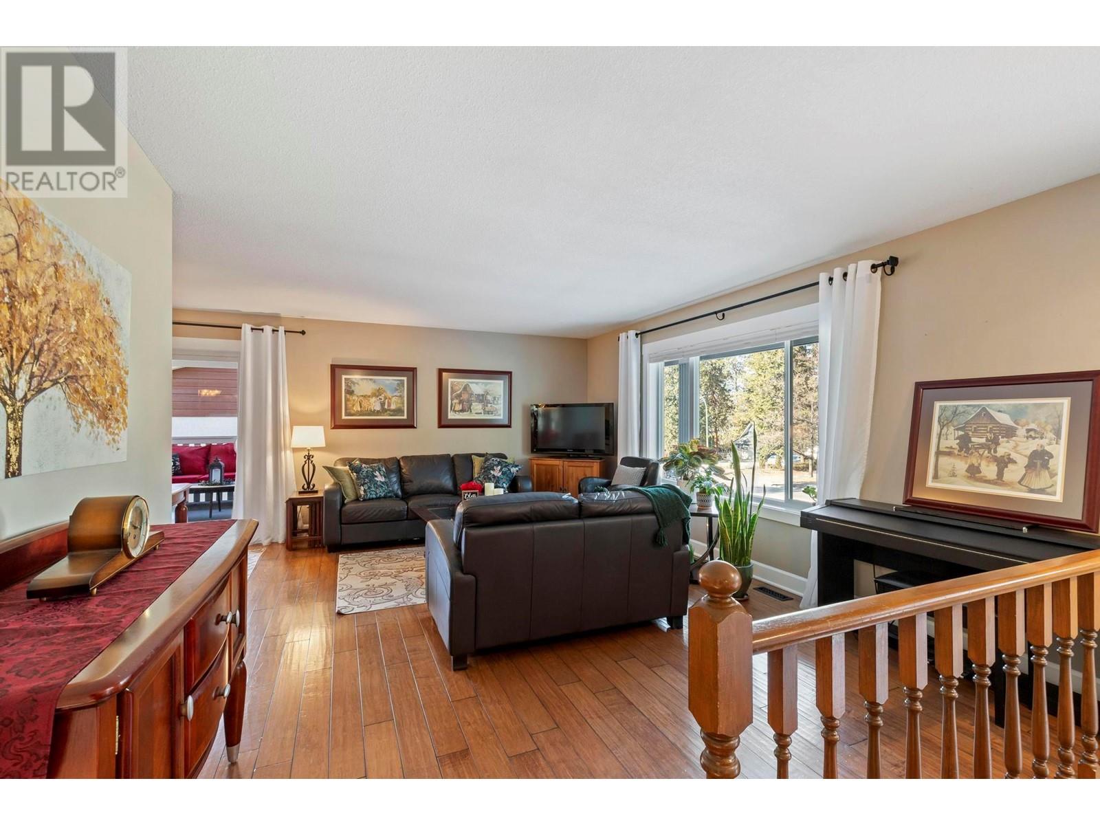 4764 Gordon Drive, Kelowna, British Columbia  V1W 4P3 - Photo 8 - 10346618