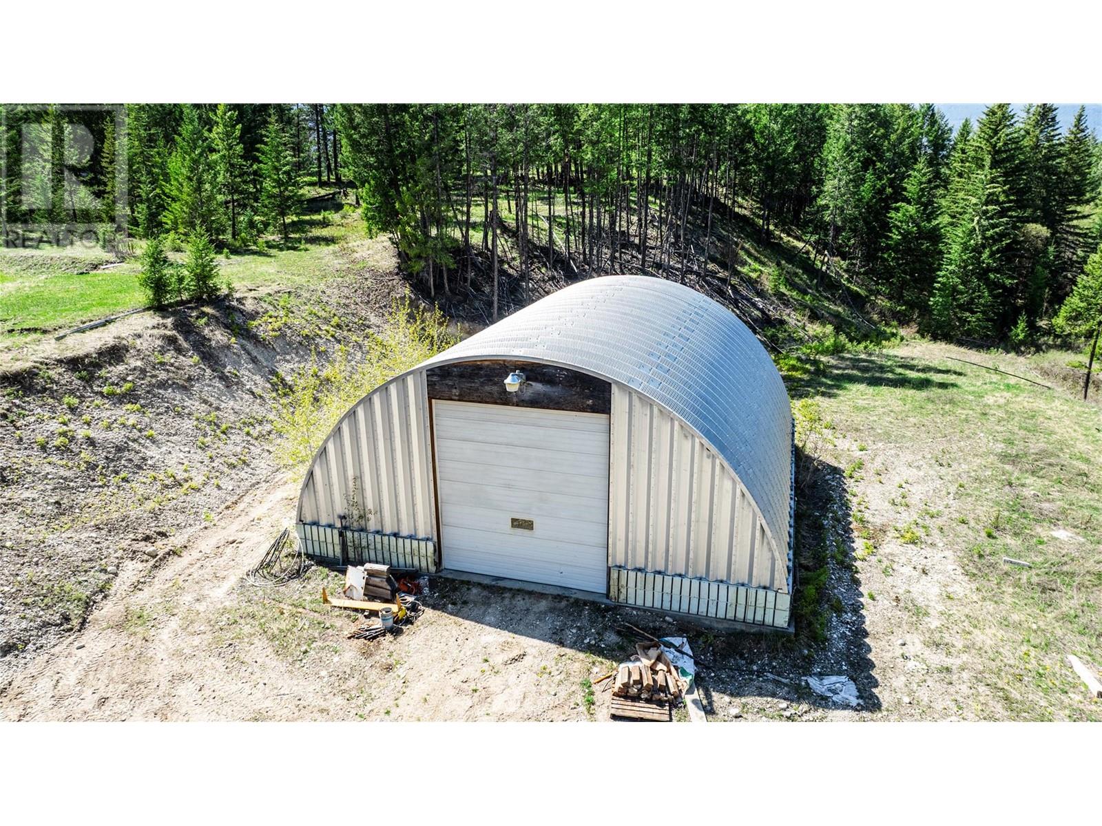 3200 Highway 93/95 Highway, Canal Flats, British Columbia  V0B 2E0 - Photo 14 - 10346321