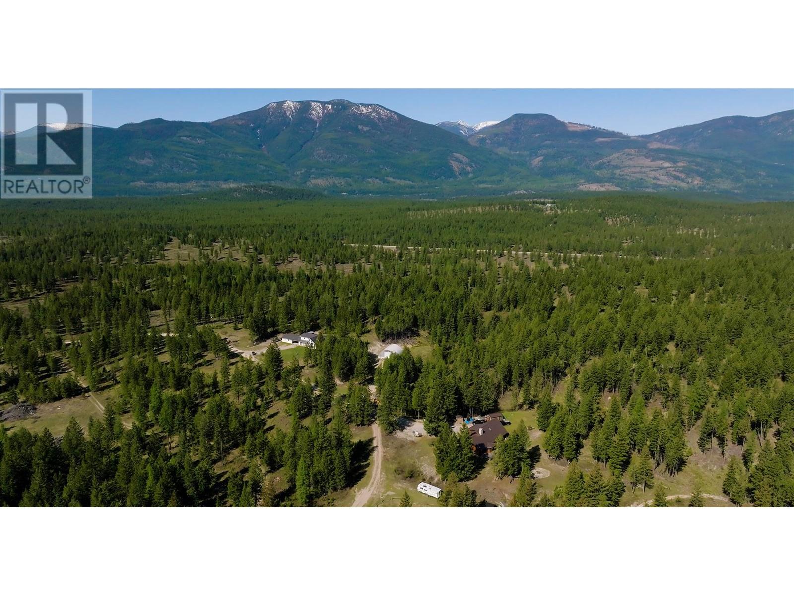 3200 Highway 93/95 Highway, Canal Flats, British Columbia  V0B 2E0 - Photo 3 - 10346321