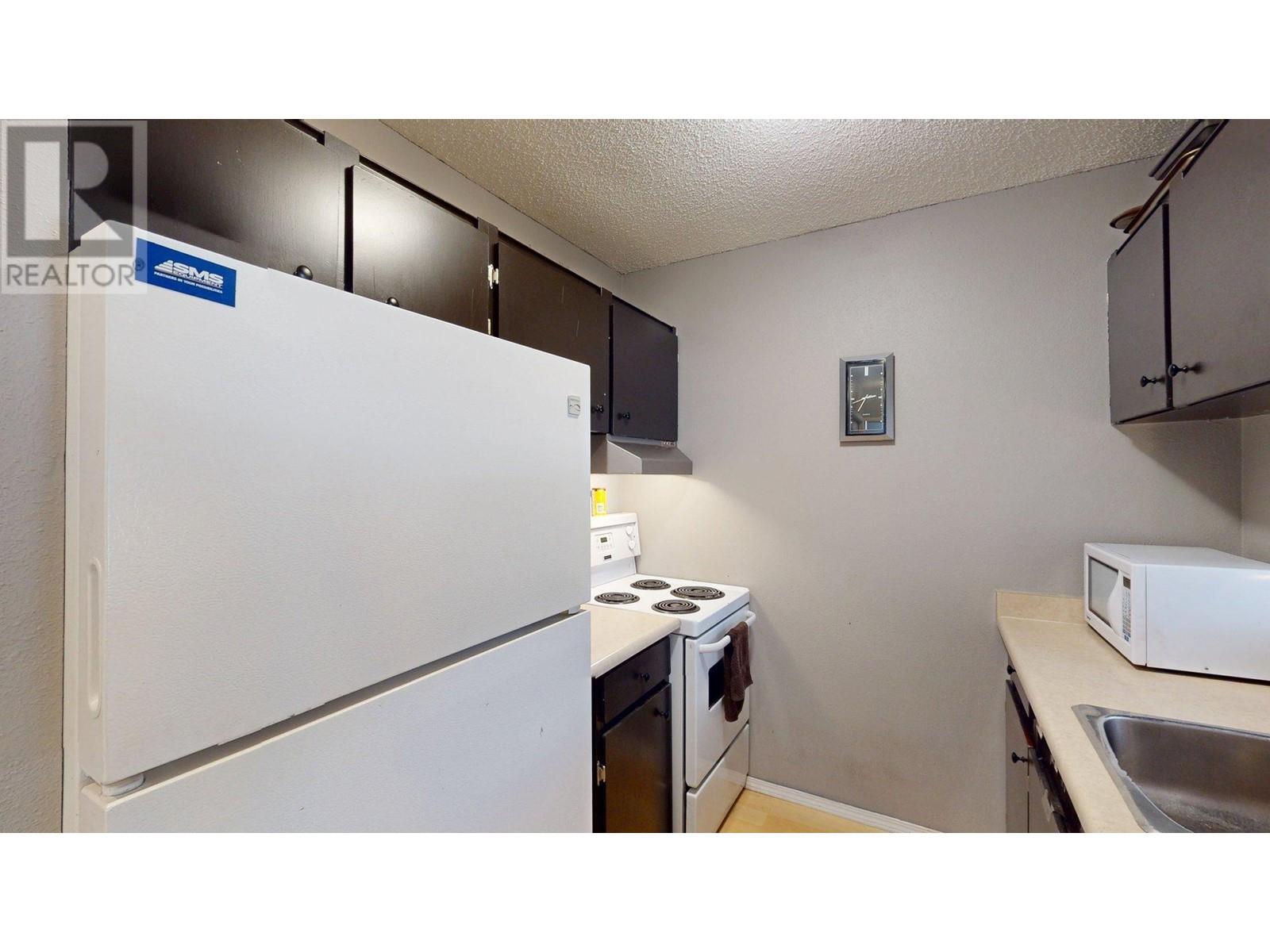 1802 Alpine Drive Unit# 308c, Elkford, British Columbia  V0B 1H0 - Photo 4 - 10346731