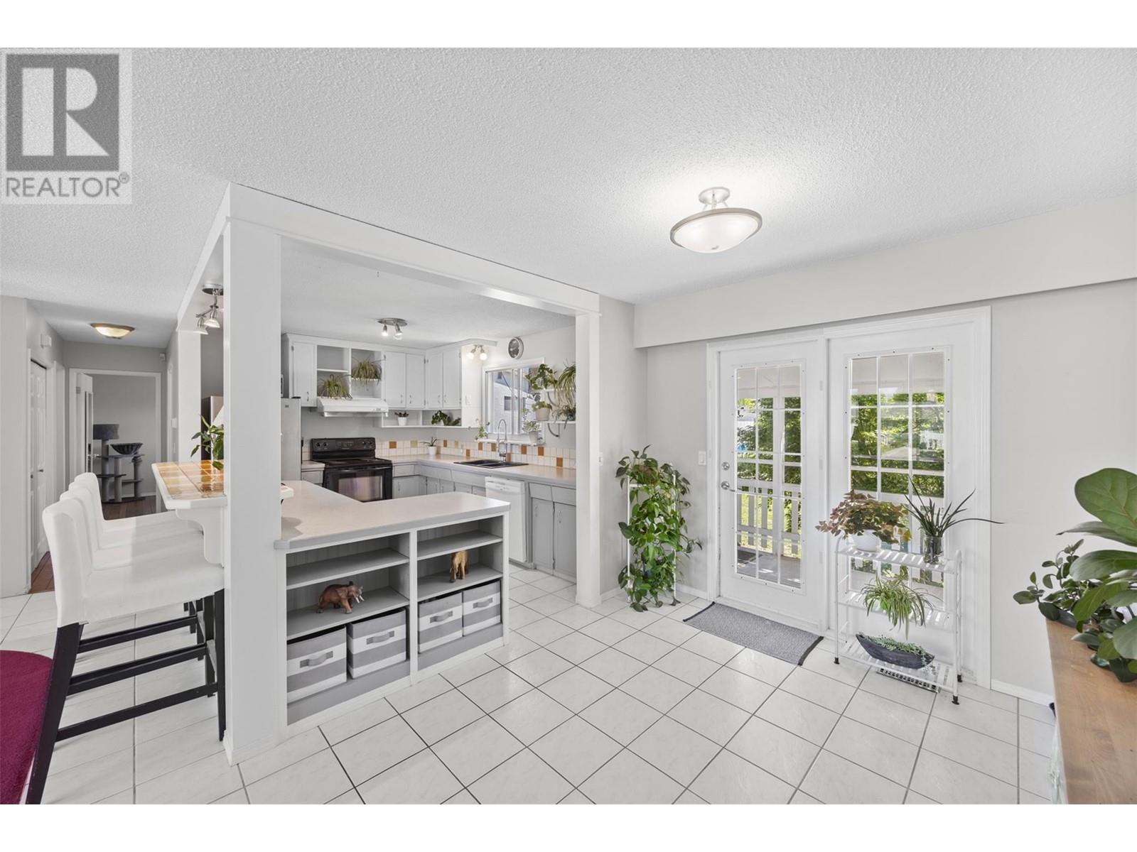 805 Brian Road, Kelowna, British Columbia  V1X 1H5 - Photo 11 - 10346312