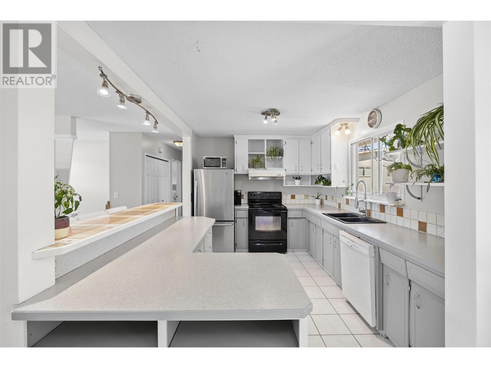 805 Brian Road, Kelowna, British Columbia  V1X 1H5 - Photo 12 - 10346312