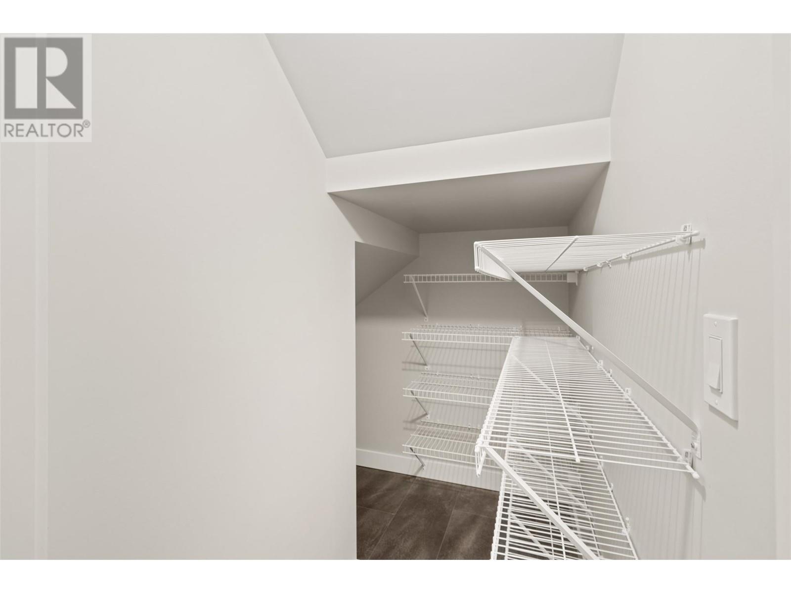 2045 Stagecoach Drive Unit# 106, Kamloops, British Columbia  V2B 0H8 - Photo 36 - 10347025
