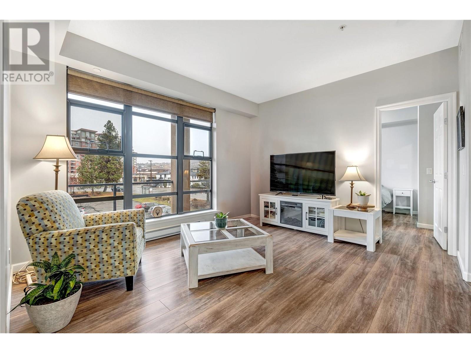 3589 Skaha Lake Road Unit# 302, Penticton, British Columbia  V2A 7K2 - Photo 7 - 10346909