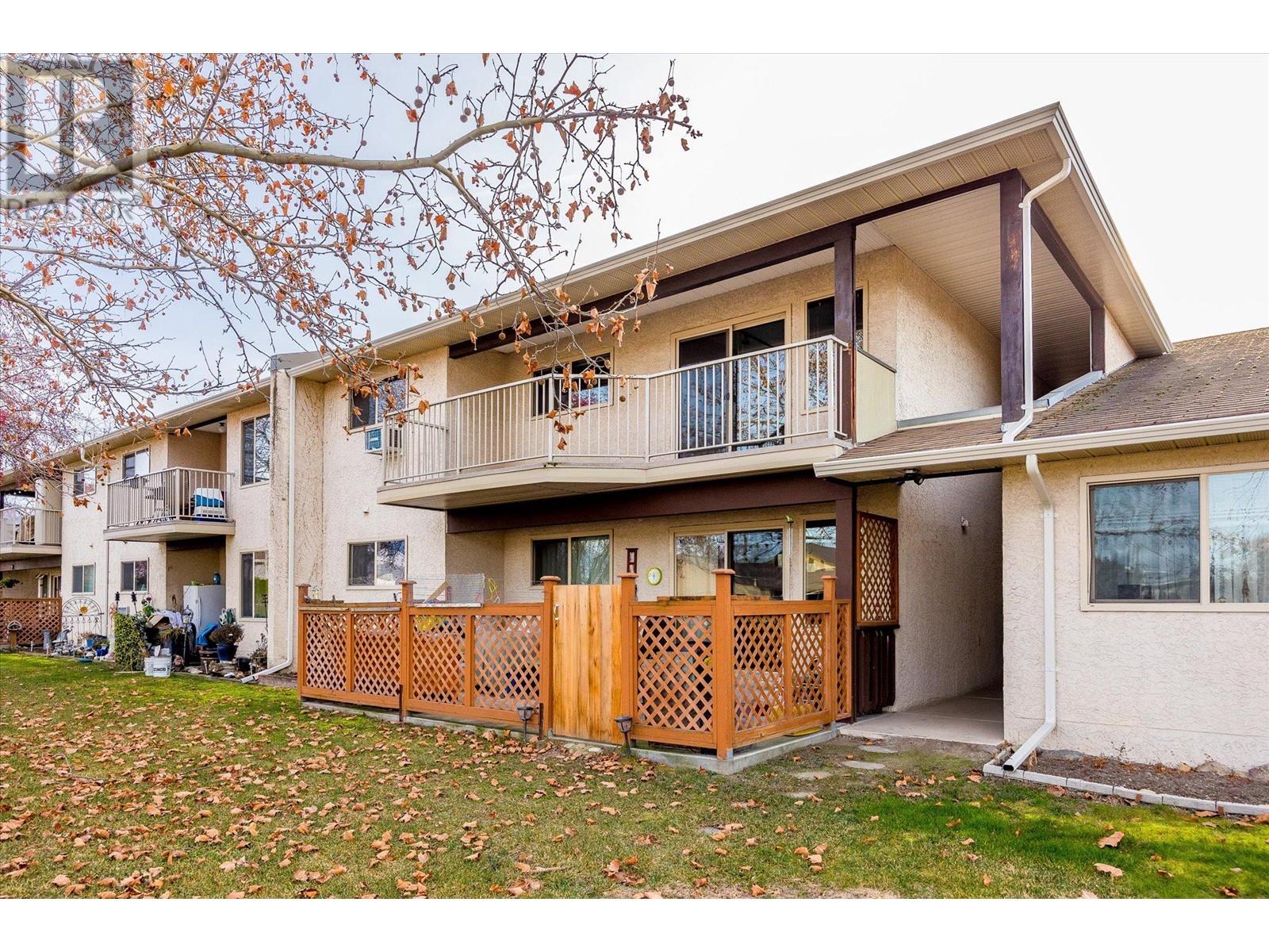 200 Gerstmar Road Unit# 10, Kelowna, British Columbia  V1X 4A7 - Photo 1 - 10347022