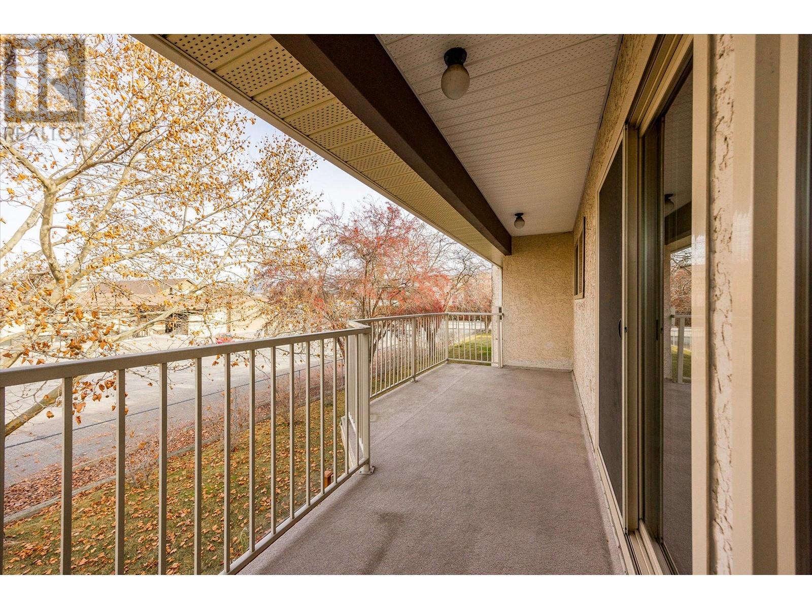 200 Gerstmar Road Unit# 10, Kelowna, British Columbia  V1X 4A7 - Photo 12 - 10347022