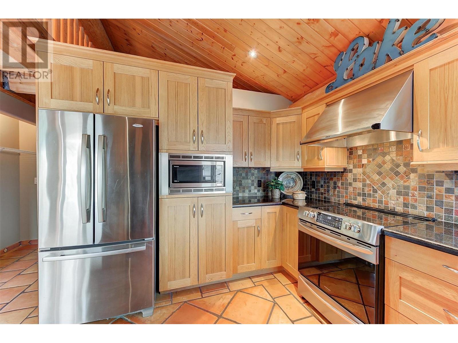 7172 Brent Road, Peachland, British Columbia  V0H 1X9 - Photo 17 - 10346903