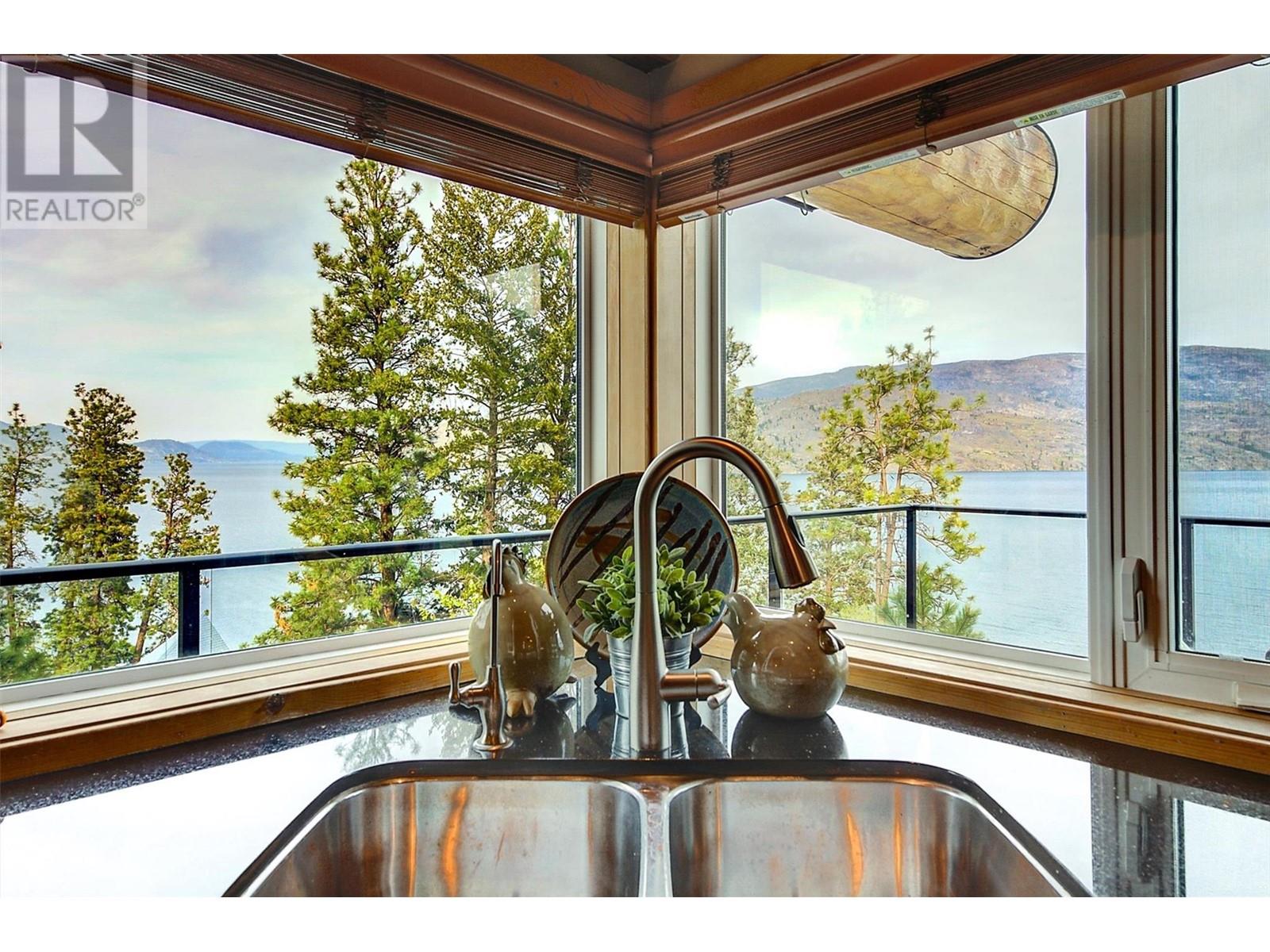 7172 Brent Road, Peachland, British Columbia  V0H 1X9 - Photo 9 - 10346903