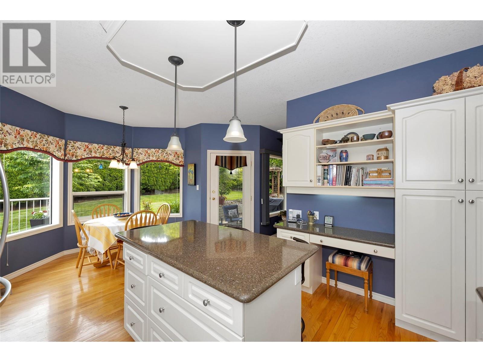 11424 Palfrey Drive East, Coldstream, British Columbia  V1B 2B1 - Photo 5 - 10346947