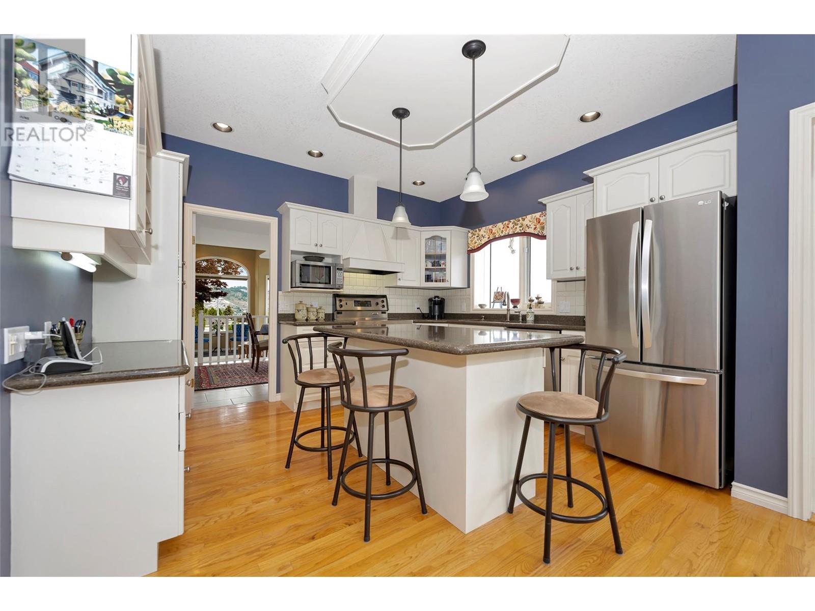 11424 Palfrey Drive East, Coldstream, British Columbia  V1B 2B1 - Photo 6 - 10346947