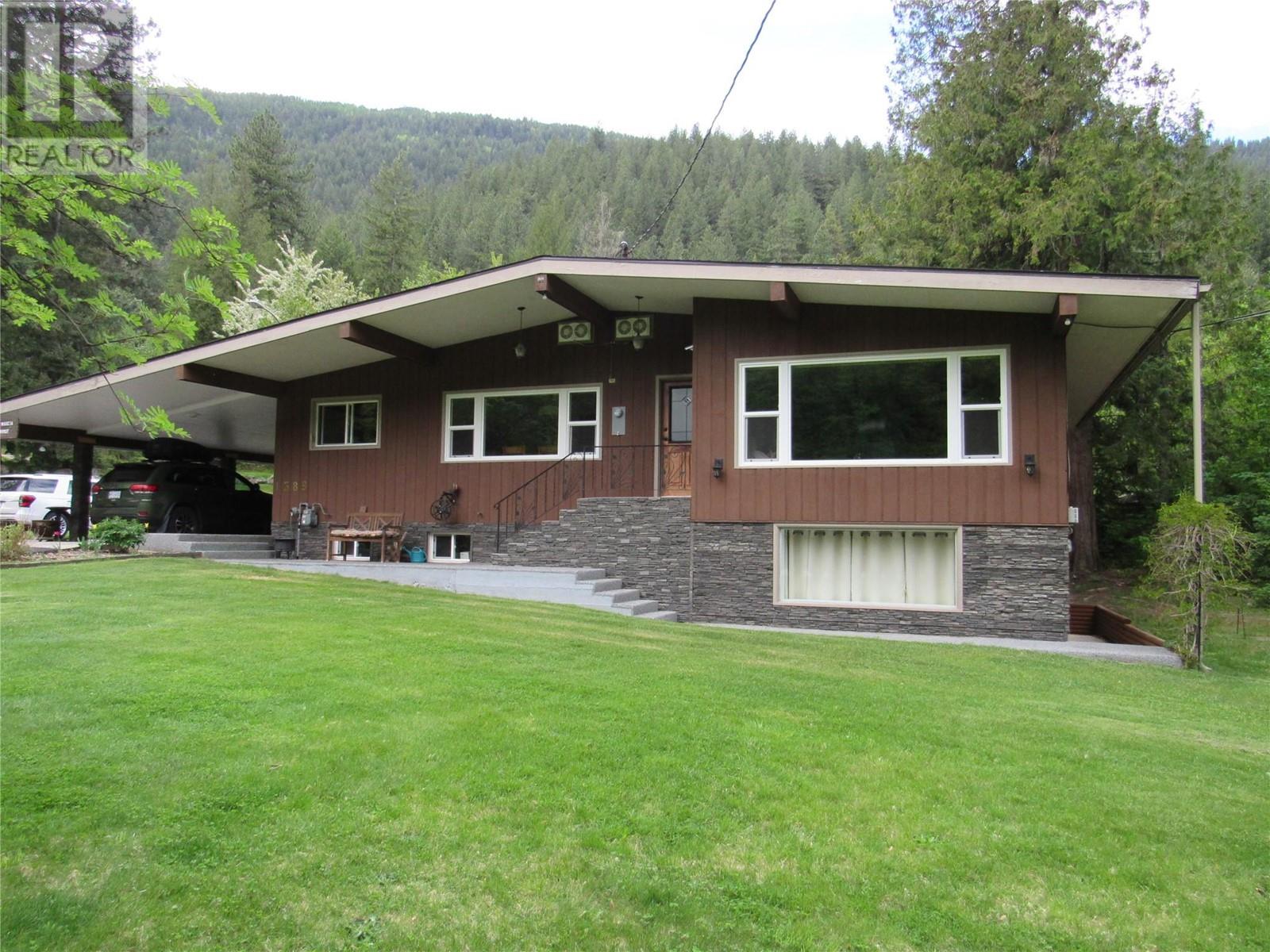 1389 Lookout Road, Castlegar, British Columbia  V1N 4M9 - Photo 1 - 10346880