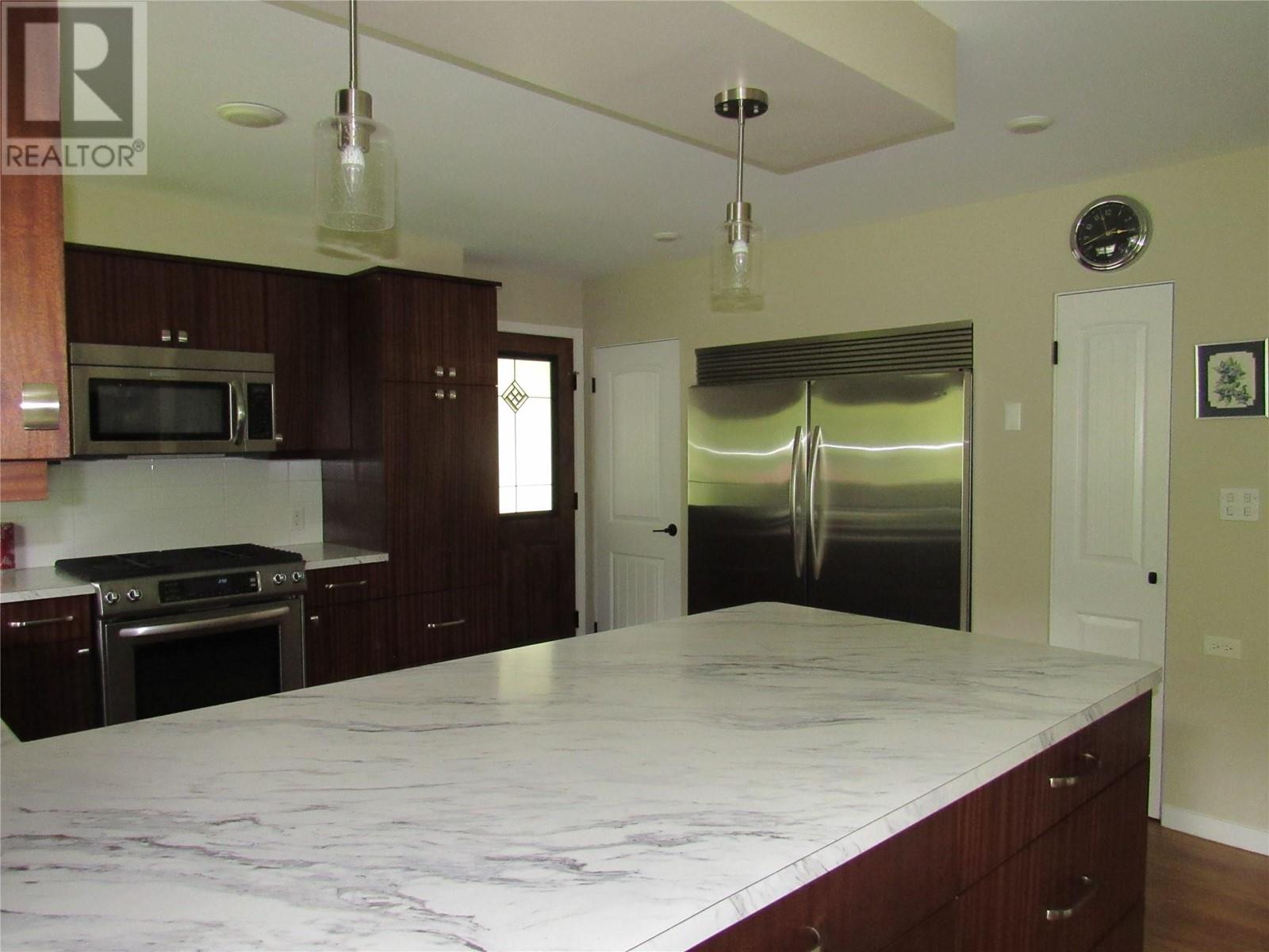 1389 Lookout Road, Castlegar, British Columbia  V1N 4M9 - Photo 10 - 10346880
