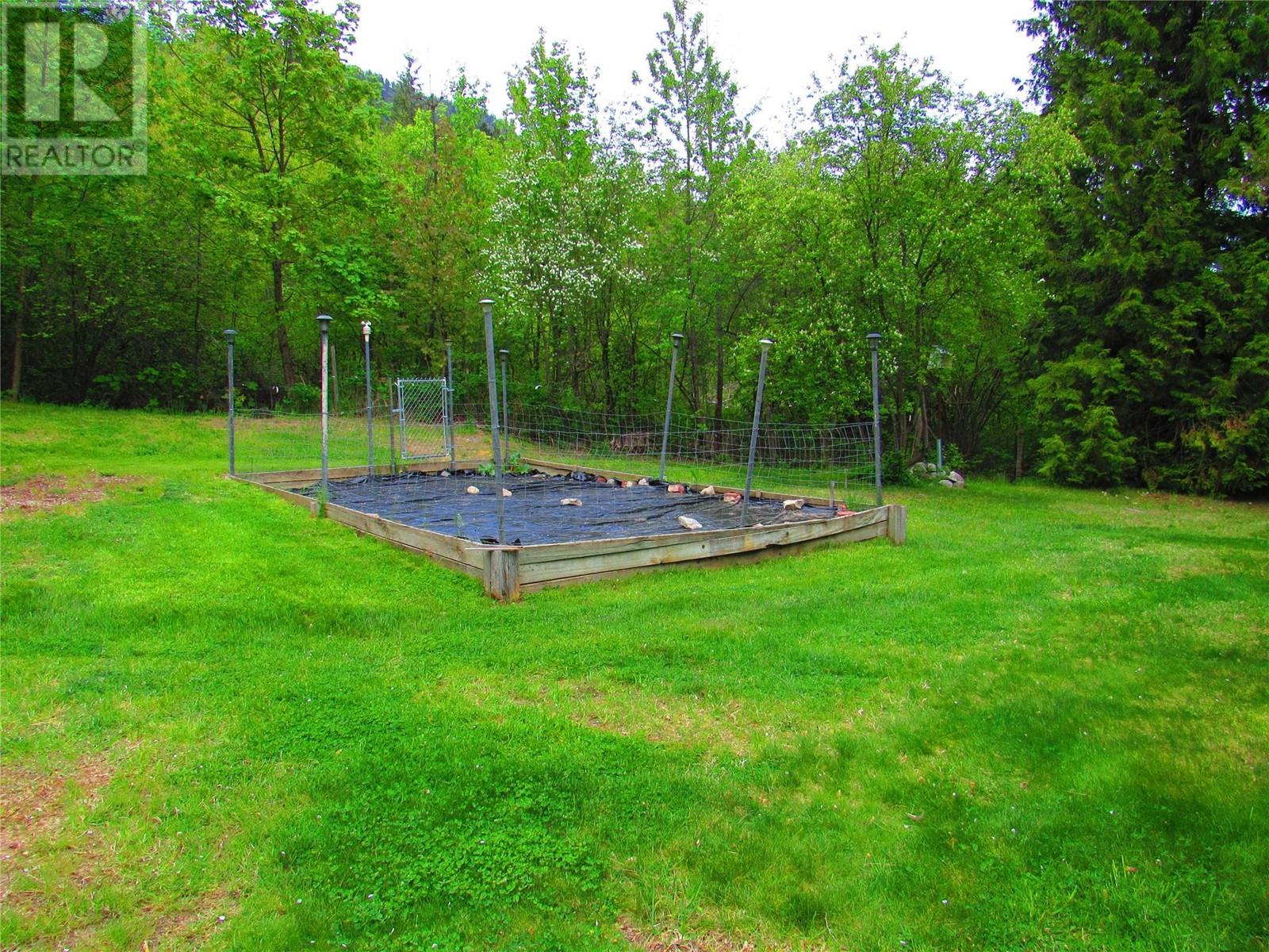 1389 Lookout Road, Castlegar, British Columbia  V1N 4M9 - Photo 24 - 10346880