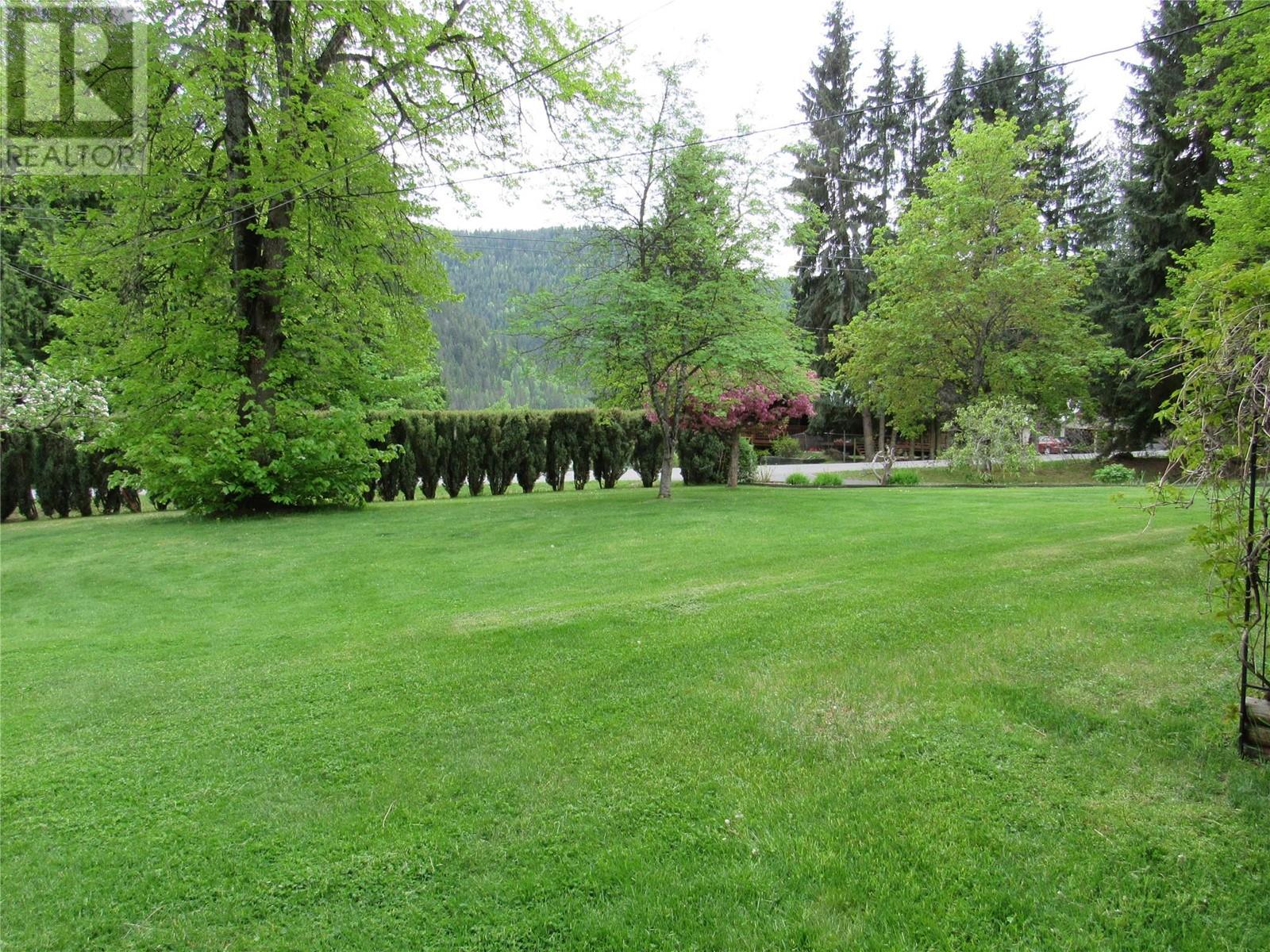 1389 Lookout Road, Castlegar, British Columbia  V1N 4M9 - Photo 32 - 10346880