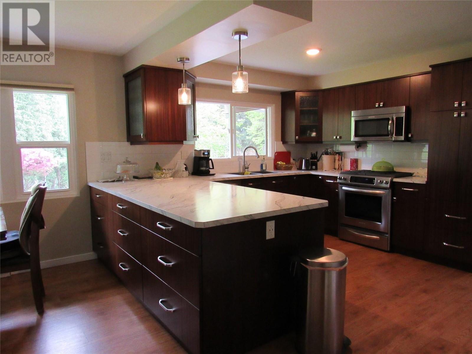 1389 Lookout Road, Castlegar, British Columbia  V1N 4M9 - Photo 8 - 10346880