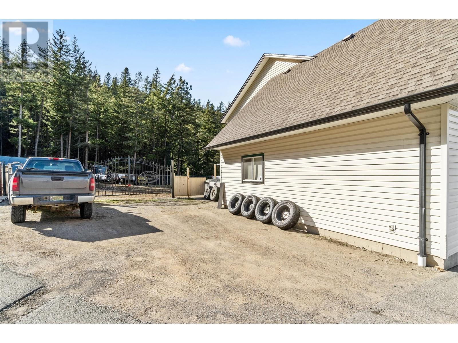 4942 Woodland Court, Kamloops, British Columbia  V2C 6V5 - Photo 42 - 10346999
