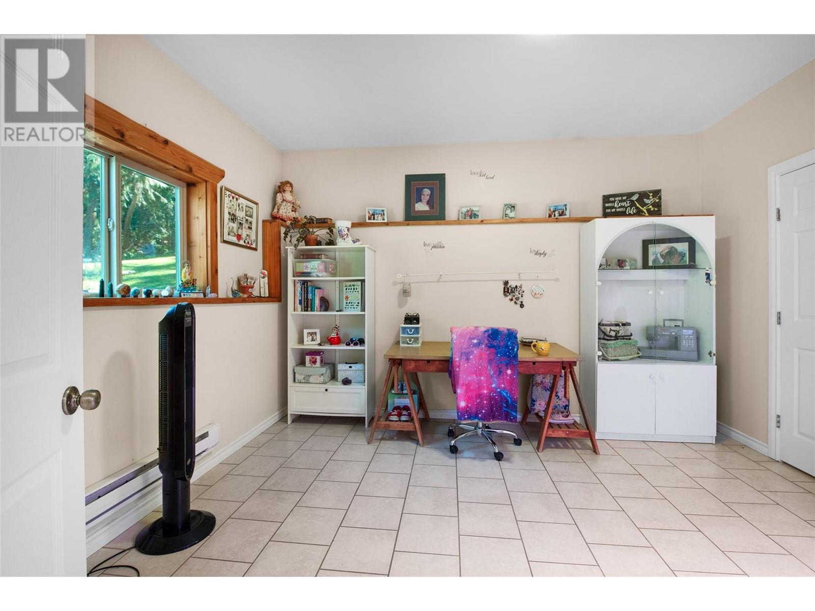 1860 Highway 6, Lumby, British Columbia  V0E 2G1 - Photo 38 - 10346430