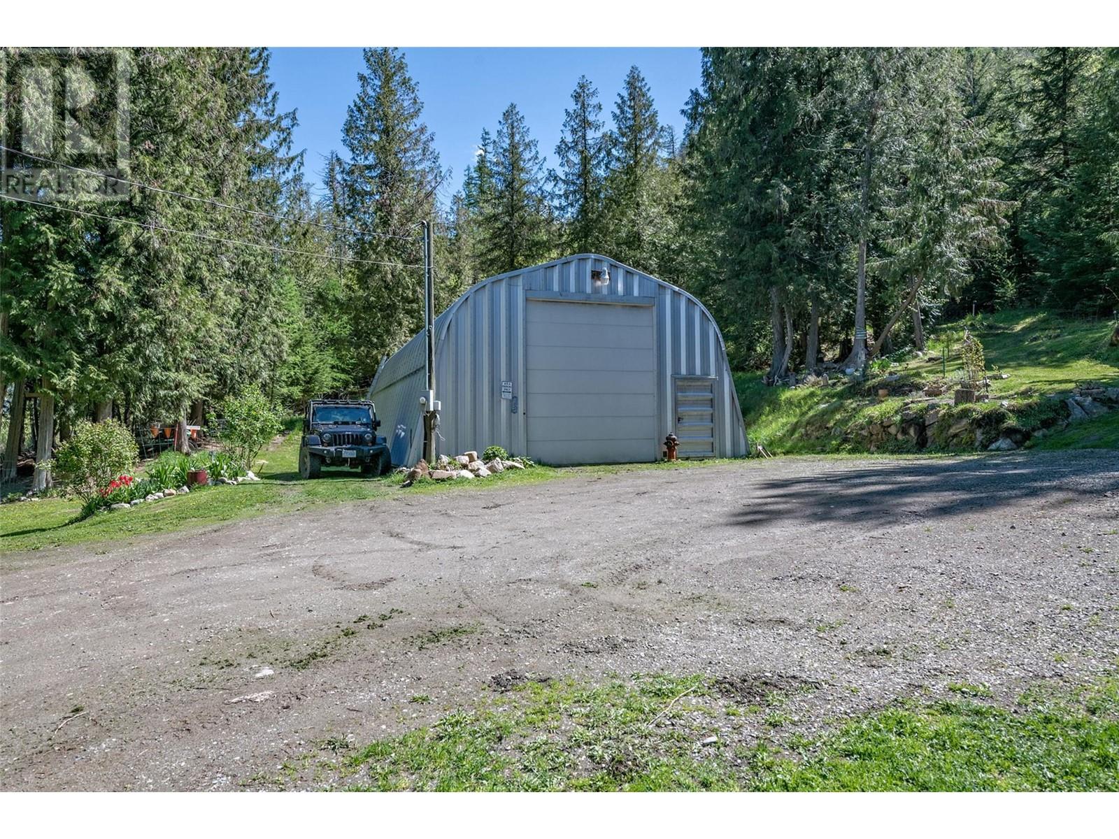 1860 Highway 6, Lumby, British Columbia  V0E 2G1 - Photo 44 - 10346430