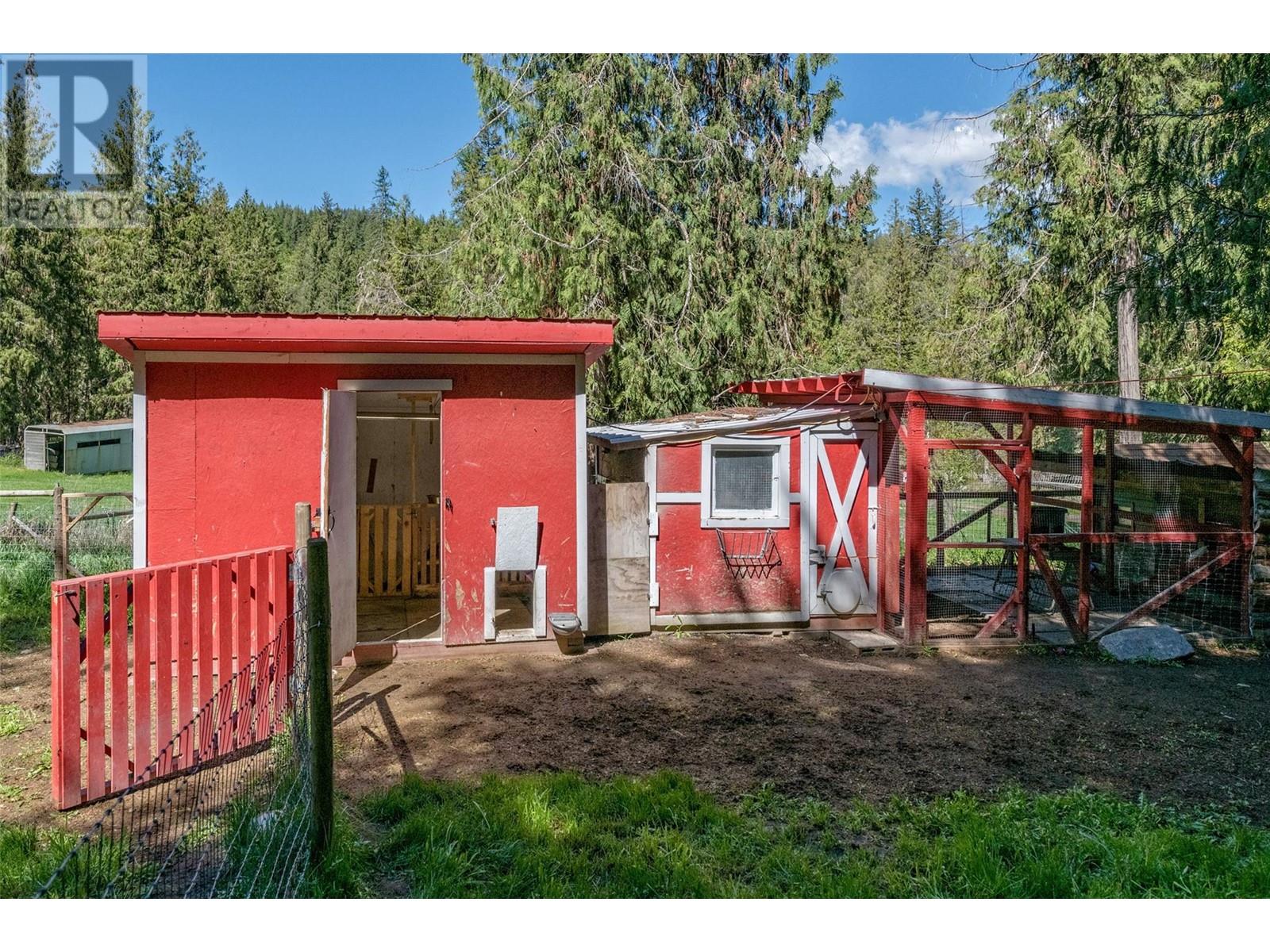 1860 Highway 6, Lumby, British Columbia  V0E 2G1 - Photo 53 - 10346430