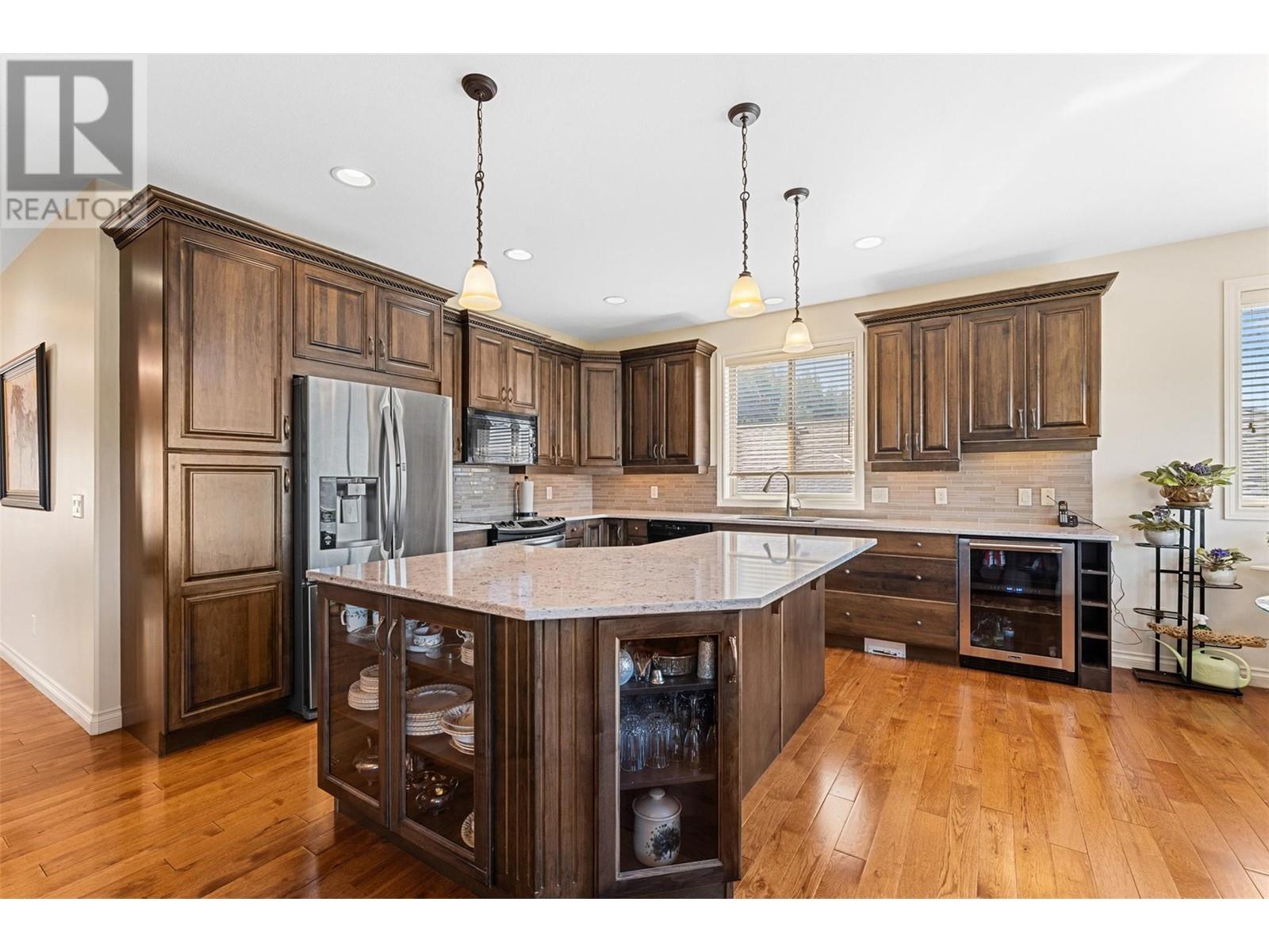 665 Denali Drive, Kelowna, British Columbia  V1V 2P5 - Photo 8 - 10346158