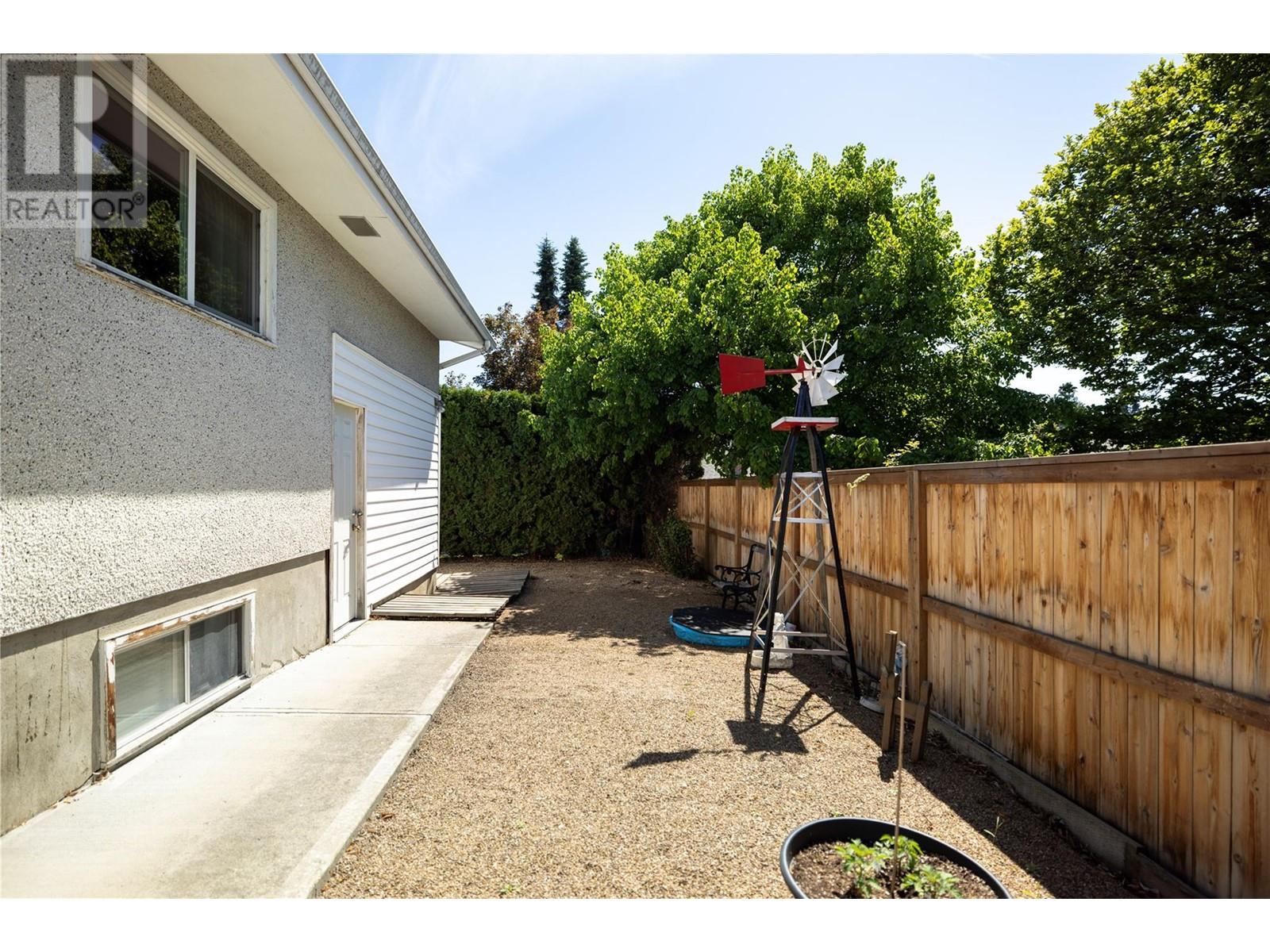 4306 21 Street, Vernon, British Columbia  V1T 4G7 - Photo 5 - 10347074