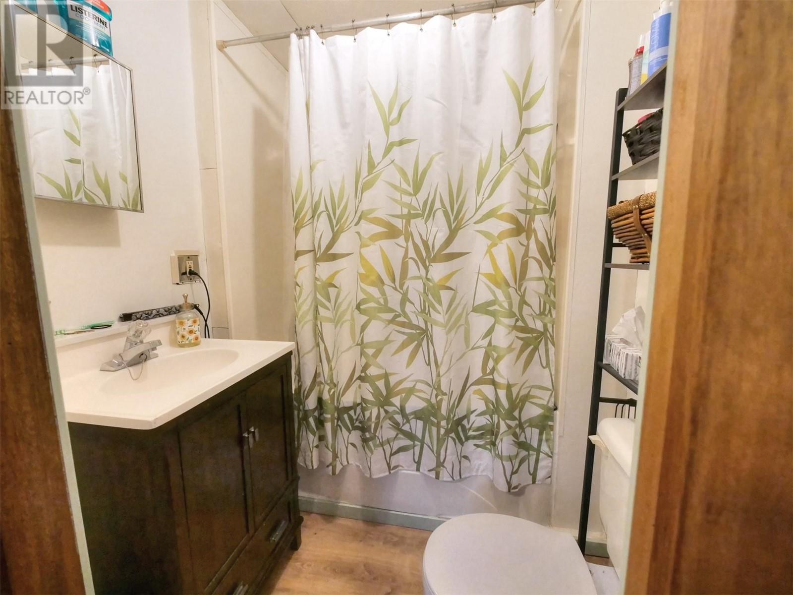 5603 Kitchener Road, Kitchener, British Columbia  V0B 1G0 - Photo 10 - 10347019