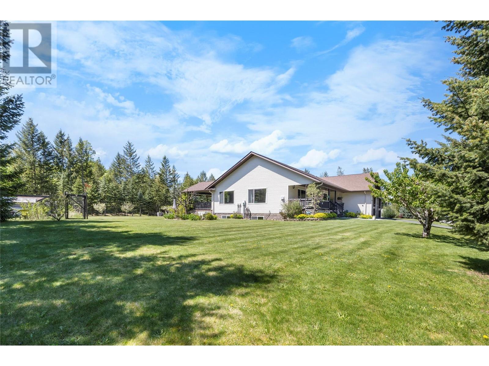 1333 8th Avenue N, Creston, British Columbia  V0B 1G6 - Photo 3 - 10346946