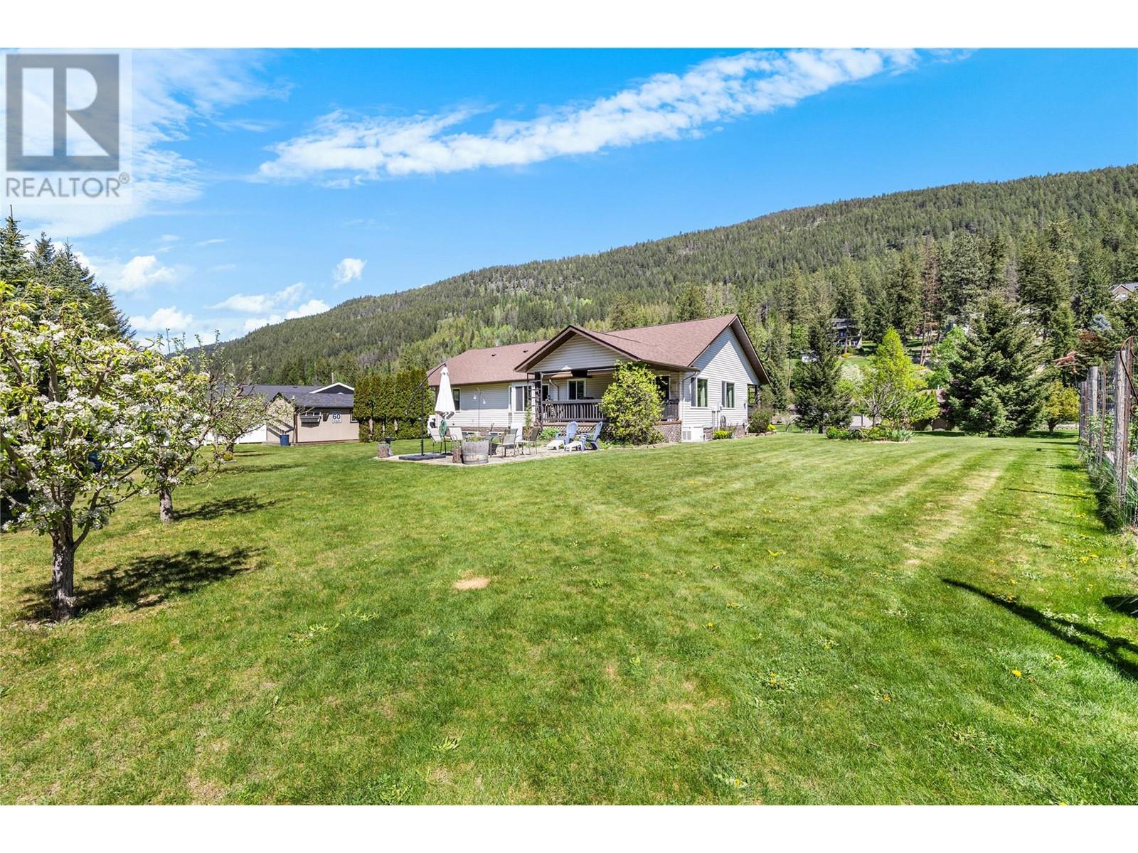 1333 8th Avenue N, Creston, British Columbia  V0B 1G6 - Photo 4 - 10346946