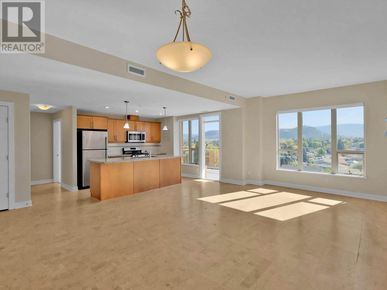 1160 Bernard Avenue Unit# 604, Kelowna, British Columbia  V1Y 6R9 - Photo 3 - 10346714