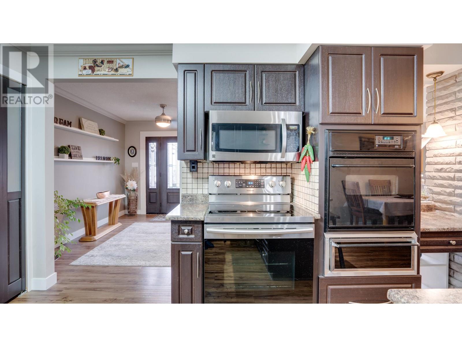 1850 Lakeshore Road, Salmon Arm, British Columbia  V1E 3X7 - Photo 15 - 10346928